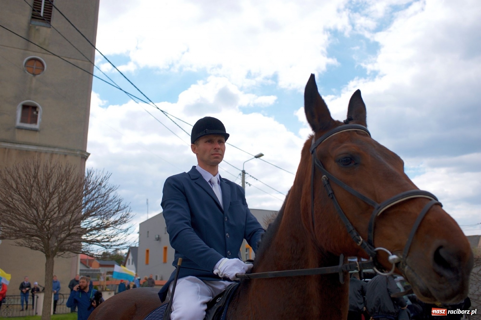 Zdjęcie w galerii na portalu naszraciborz.pl: Procesja konna w Pietrowicach Wielkich [FOTO i WIDEO] wiadomości z regionu