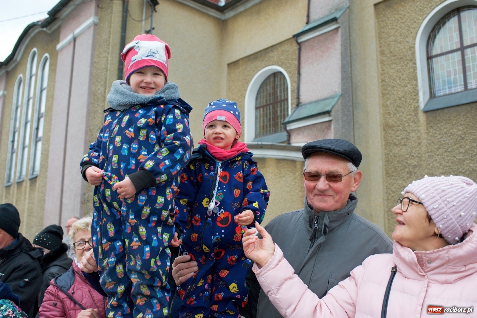 Zdjęcie w galerii na portalu naszraciborz.pl: Procesja konna w Pietrowicach Wielkich [FOTO i WIDEO] wiadomości z regionu