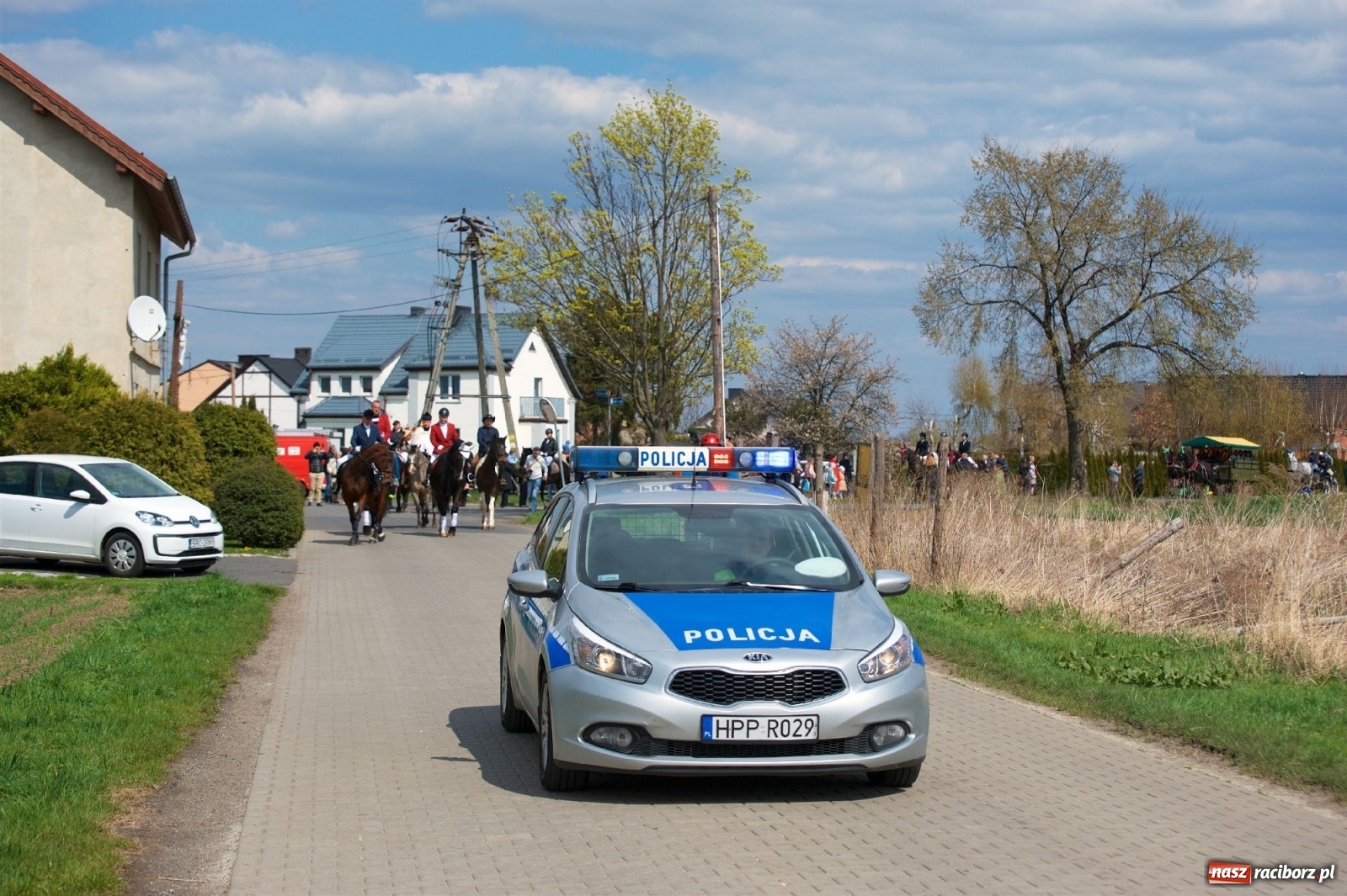 Zdjęcie w galerii na portalu naszraciborz.pl: Procesja konna w Pietrowicach Wielkich [FOTO i WIDEO] wiadomości z regionu