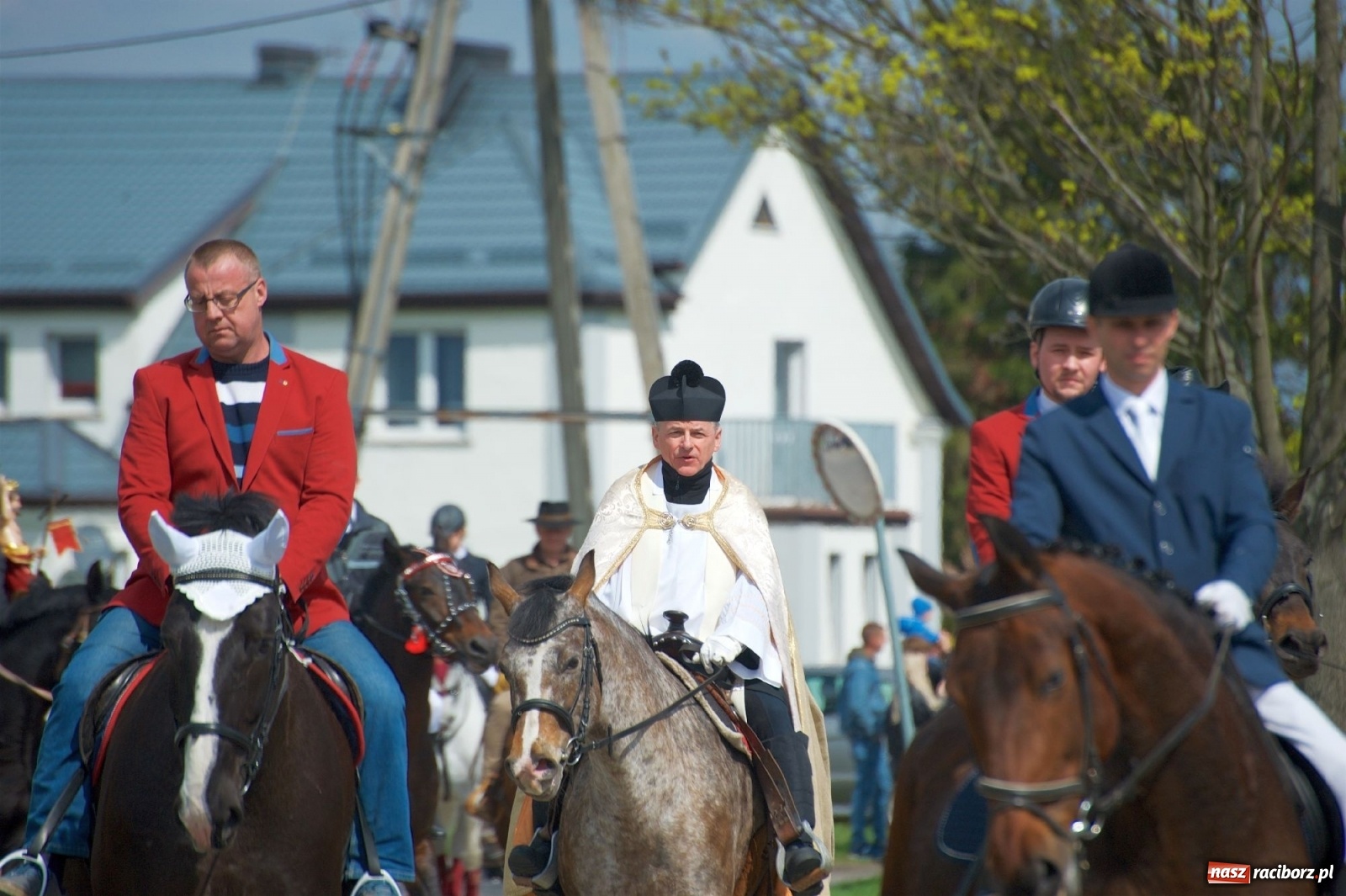 Zdjęcie w galerii na portalu naszraciborz.pl: Procesja konna w Pietrowicach Wielkich [FOTO i WIDEO] wiadomości z regionu