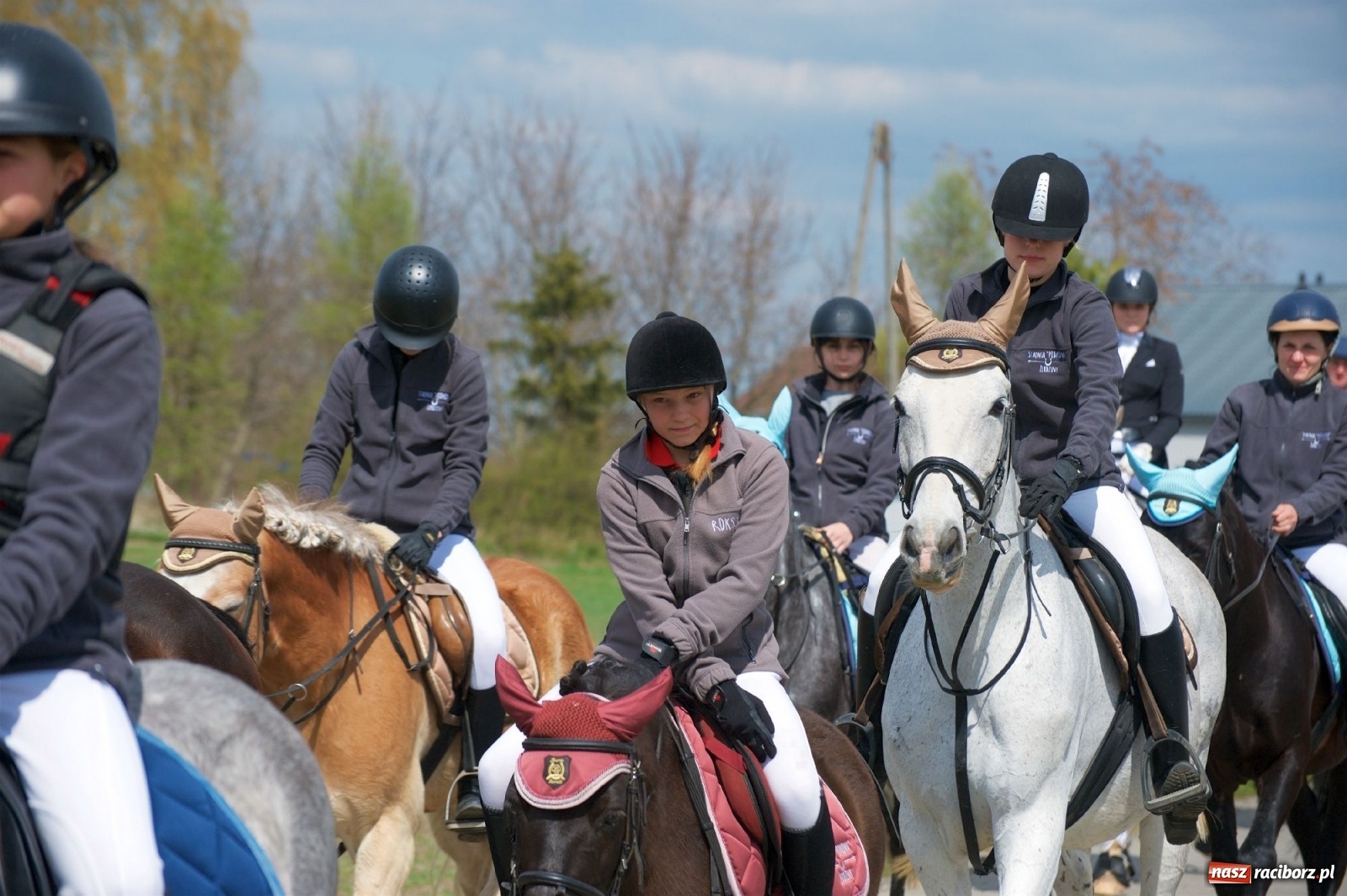 Zdjęcie w galerii na portalu naszraciborz.pl: Procesja konna w Pietrowicach Wielkich [FOTO i WIDEO] wiadomości z regionu