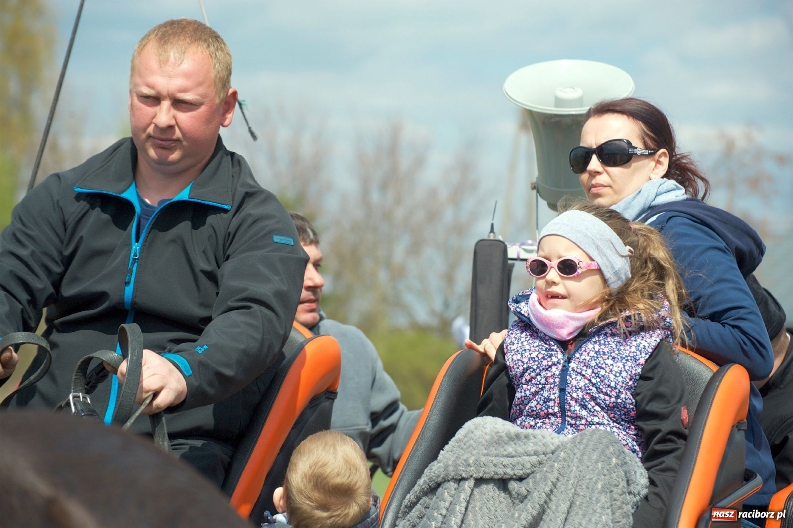 Zdjęcie w galerii na portalu naszraciborz.pl: Procesja konna w Pietrowicach Wielkich [FOTO i WIDEO] wiadomości z regionu