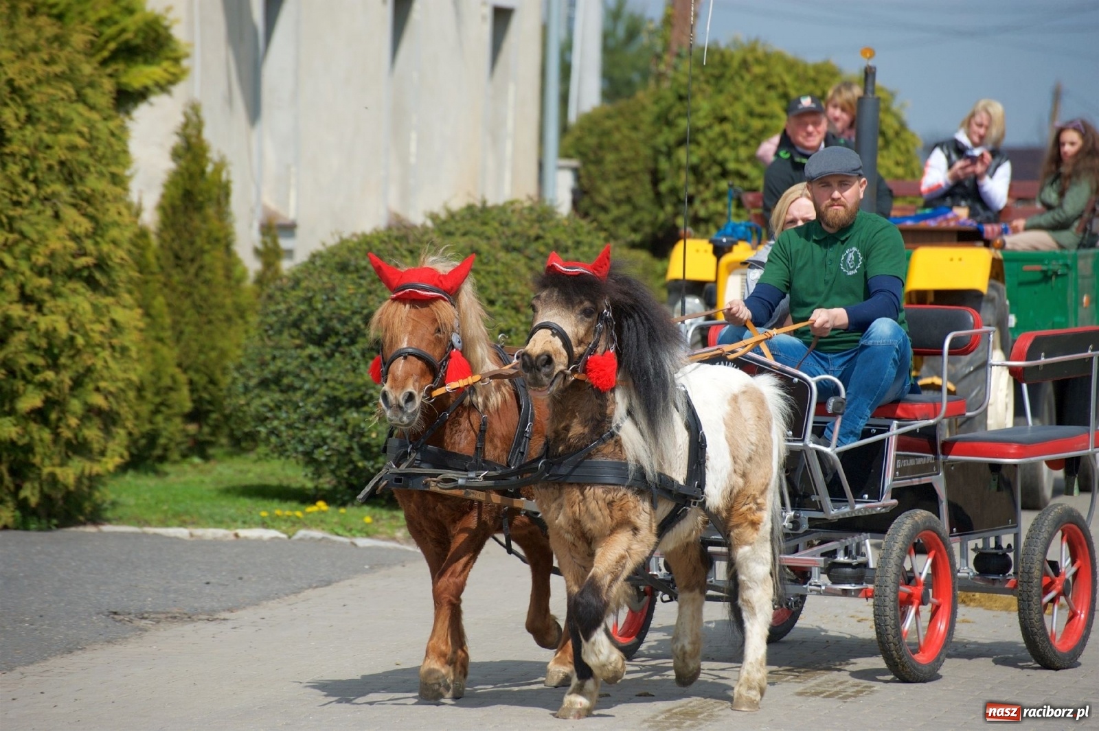 Zdjęcie w galerii na portalu naszraciborz.pl: Procesja konna w Pietrowicach Wielkich [FOTO i WIDEO] wiadomości z regionu
