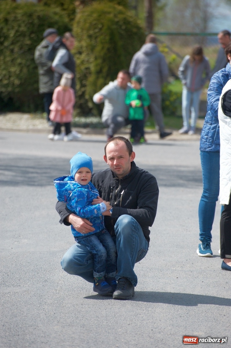 Zdjęcie w galerii na portalu naszraciborz.pl: Procesja konna w Pietrowicach Wielkich [FOTO i WIDEO] wiadomości z regionu