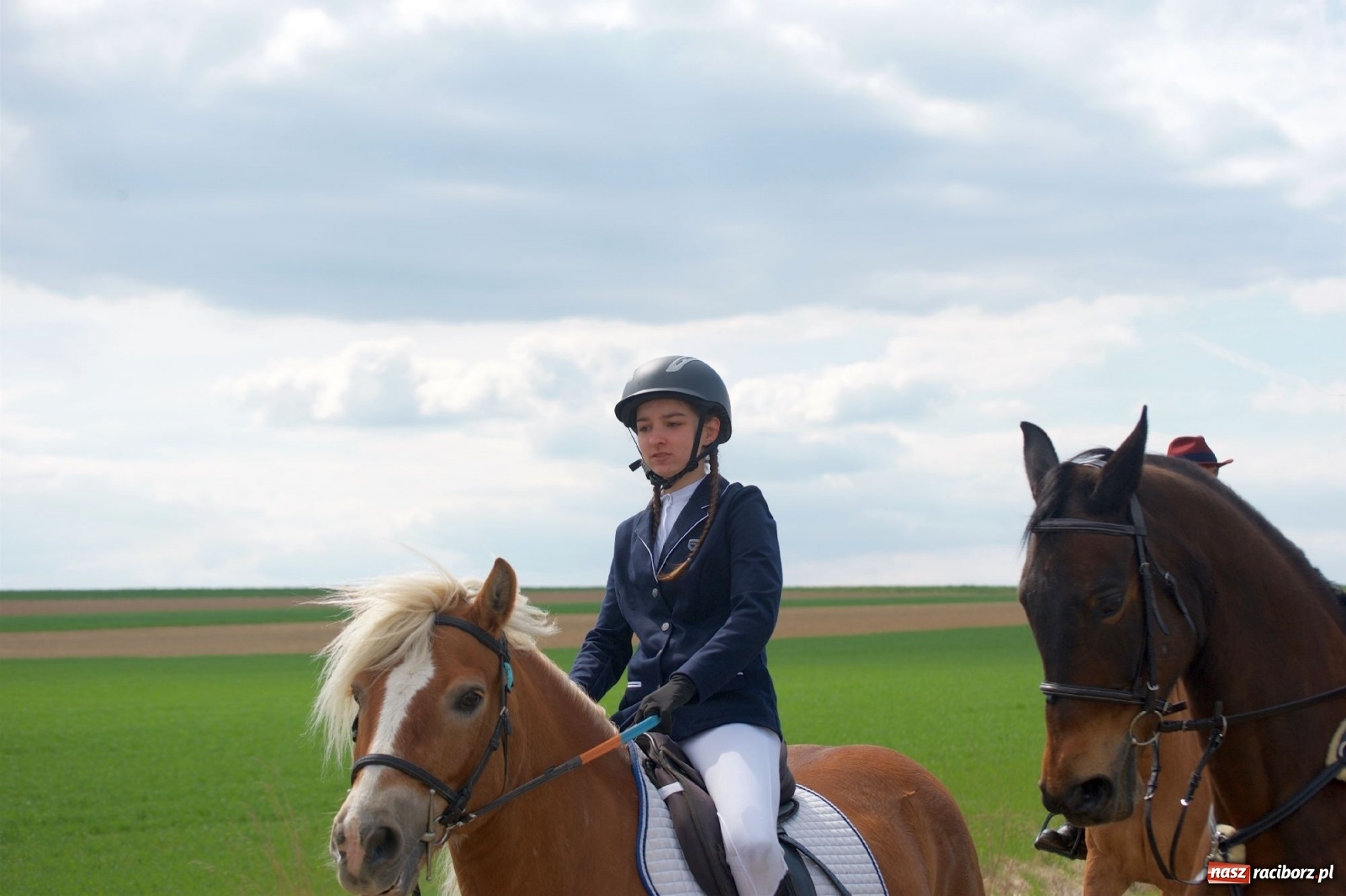 Zdjęcie w galerii na portalu naszraciborz.pl: Procesja konna w Bieńkowicach [FOTO i WIDEO] wiadomości z regionu