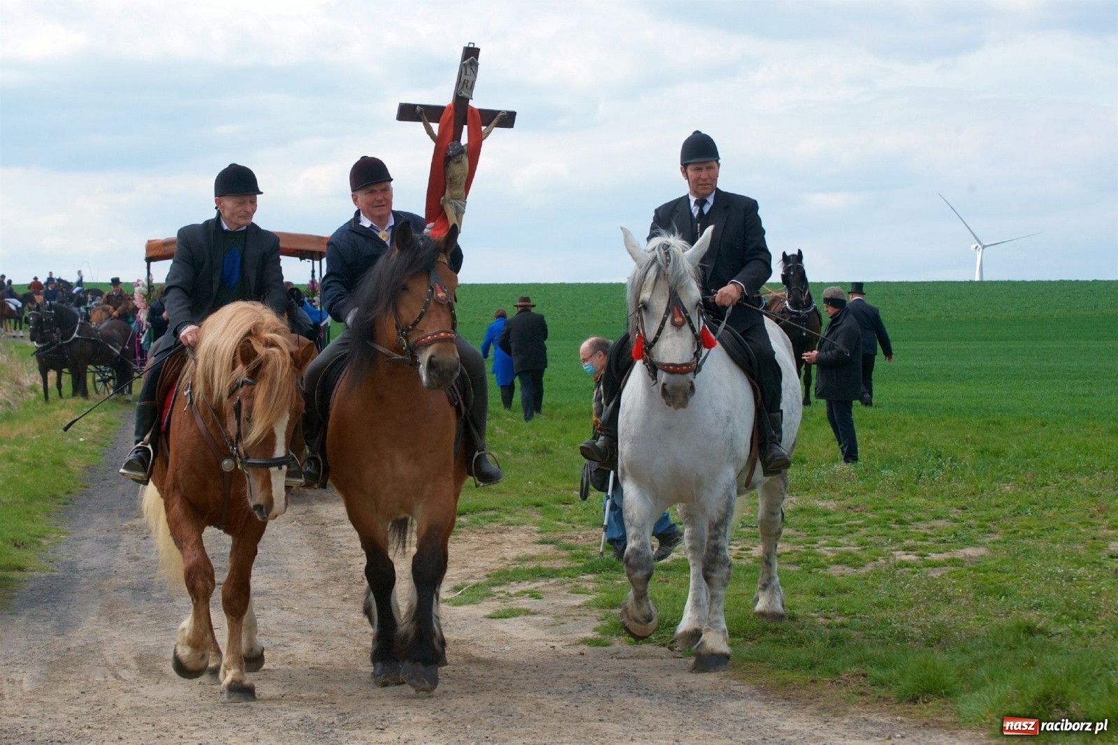 Zdjęcie w galerii na portalu naszraciborz.pl: Procesja konna w Bieńkowicach [FOTO i WIDEO] wiadomości z regionu