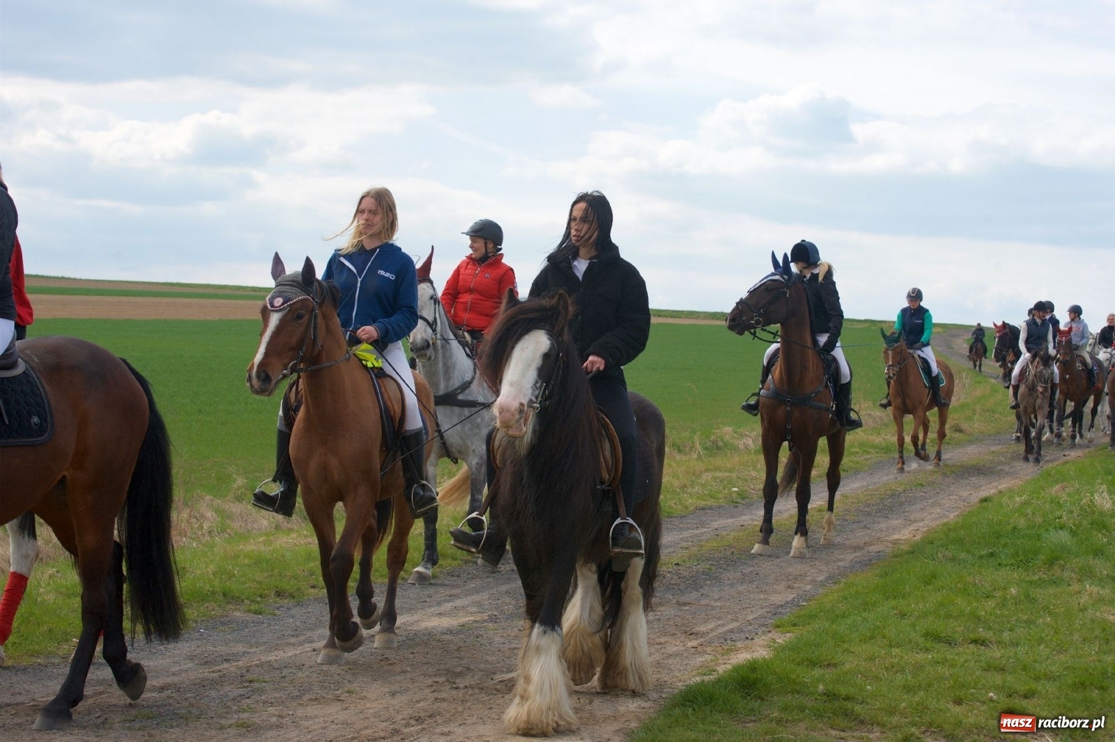 Zdjęcie w galerii na portalu naszraciborz.pl: Procesja konna w Bieńkowicach [FOTO i WIDEO] wiadomości z regionu