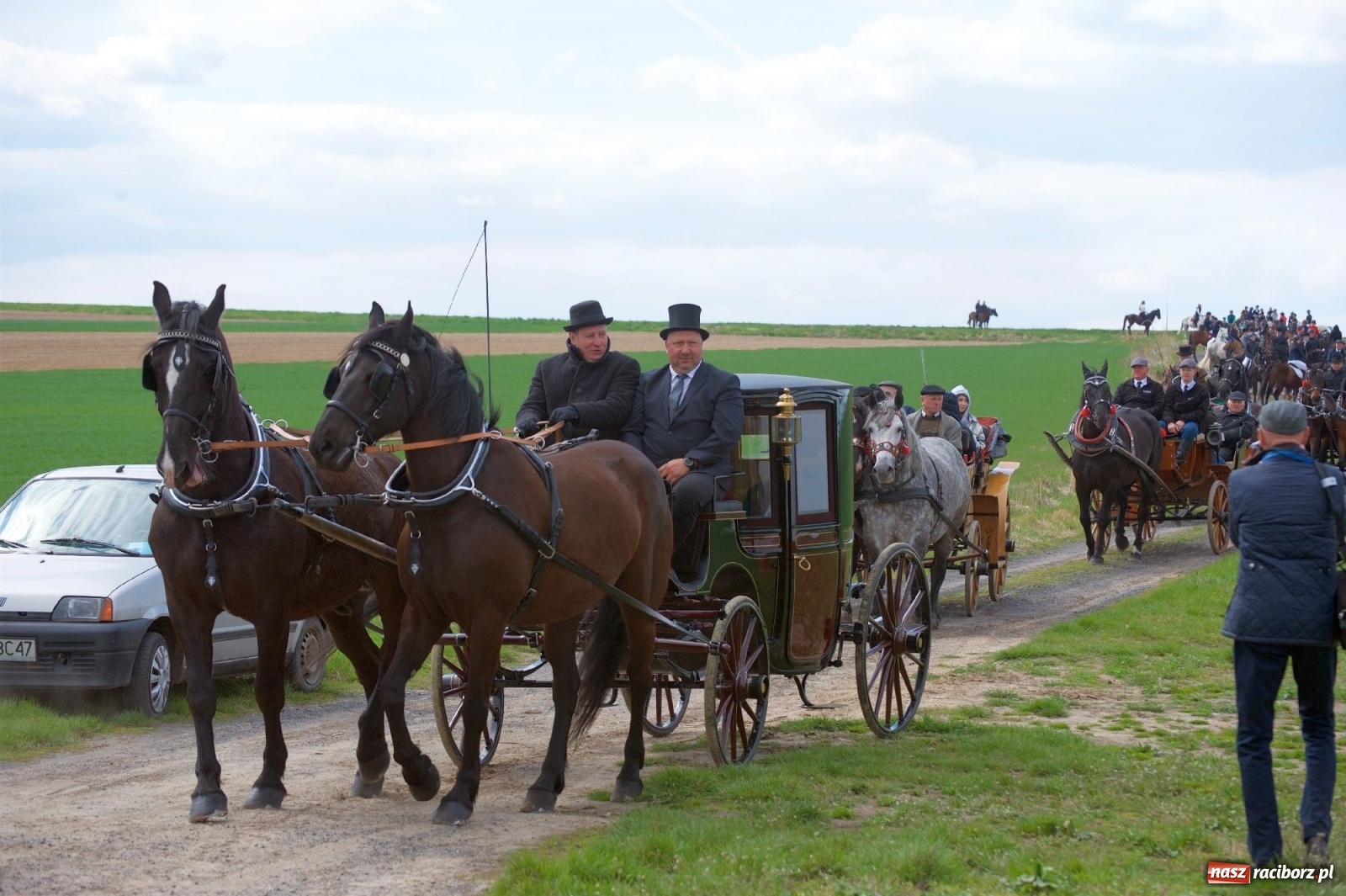 Zdjęcie w galerii na portalu naszraciborz.pl: Procesja konna w Bieńkowicach [FOTO i WIDEO] wiadomości z regionu