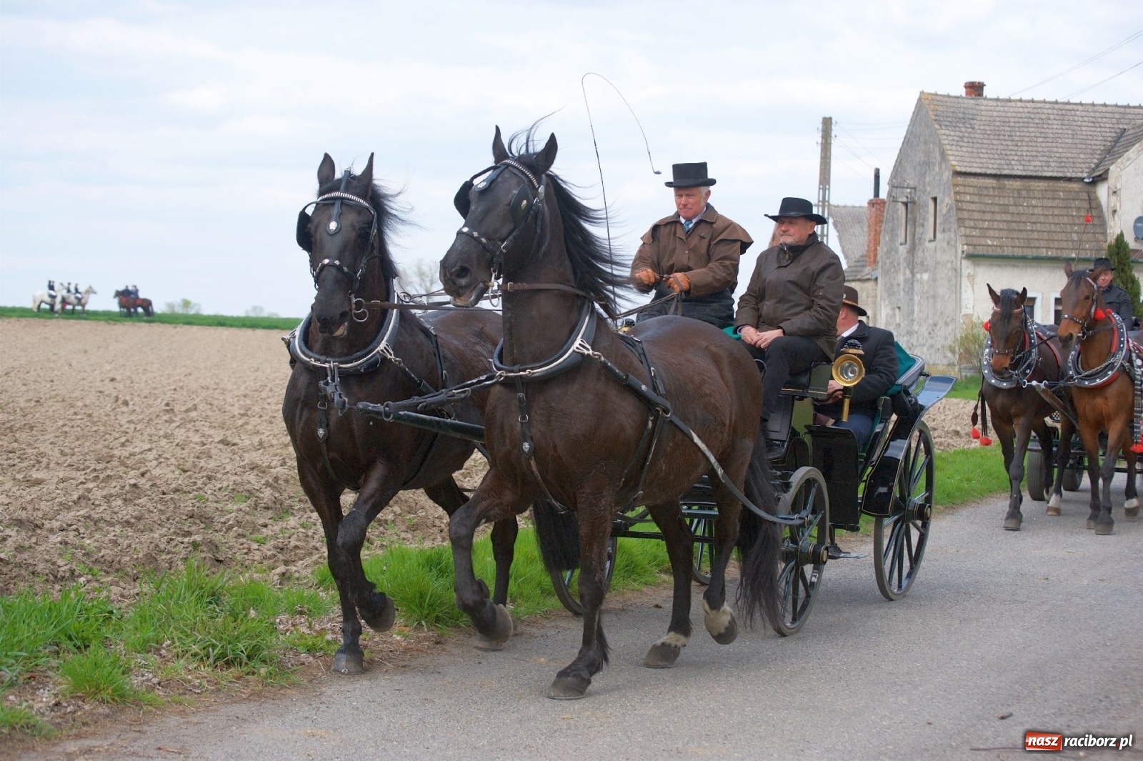 Zdjęcie w galerii na portalu naszraciborz.pl: Procesja konna w Bieńkowicach [FOTO i WIDEO] wiadomości z regionu