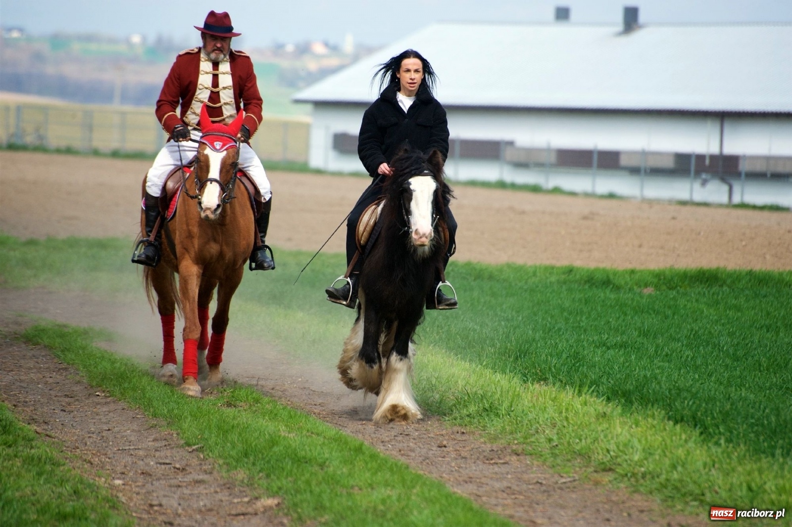 Zdjęcie w galerii na portalu naszraciborz.pl: Procesja konna w Bieńkowicach [FOTO i WIDEO] wiadomości z regionu