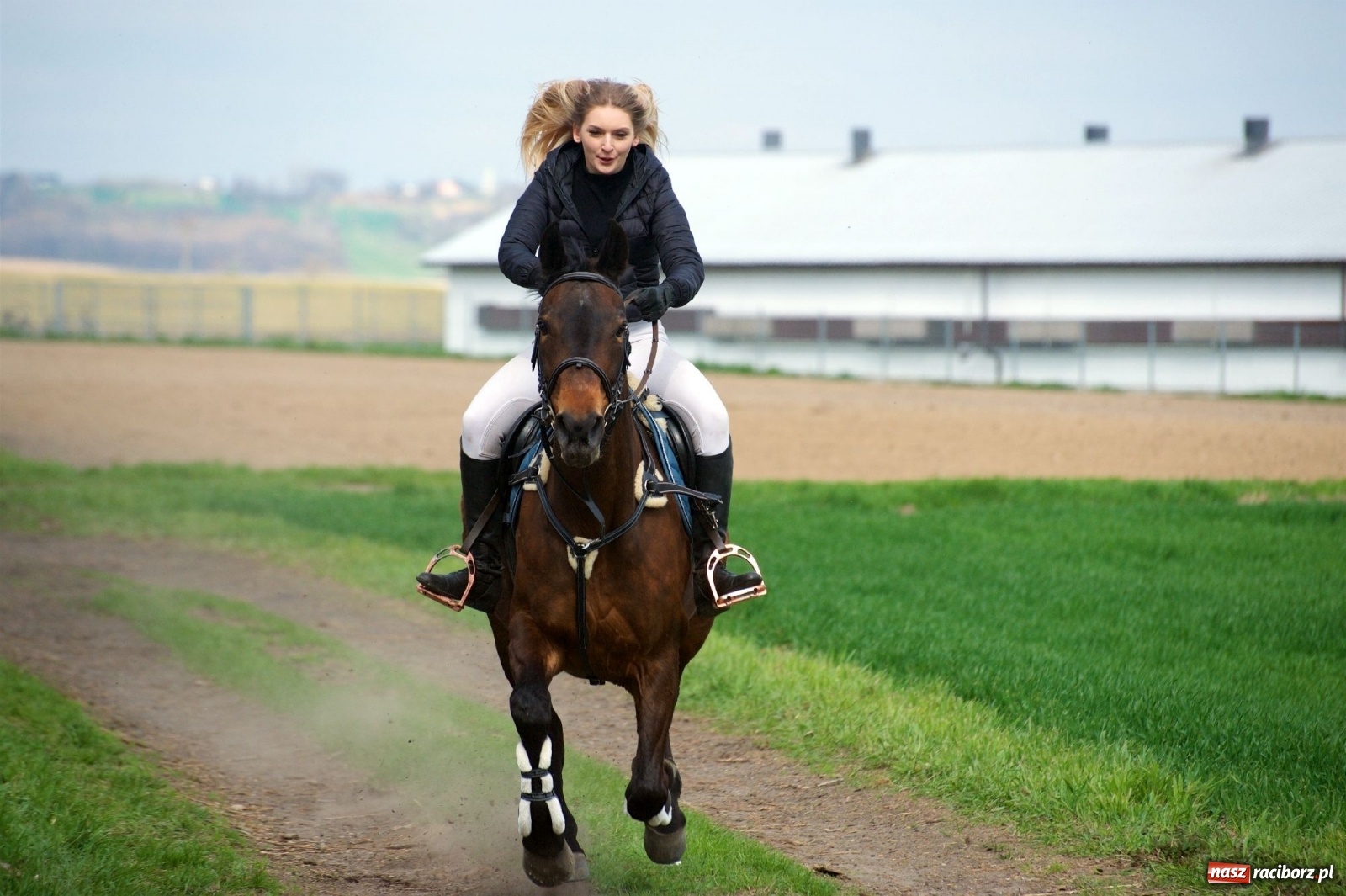 Zdjęcie w galerii na portalu naszraciborz.pl: Procesja konna w Bieńkowicach [FOTO i WIDEO] wiadomości z regionu