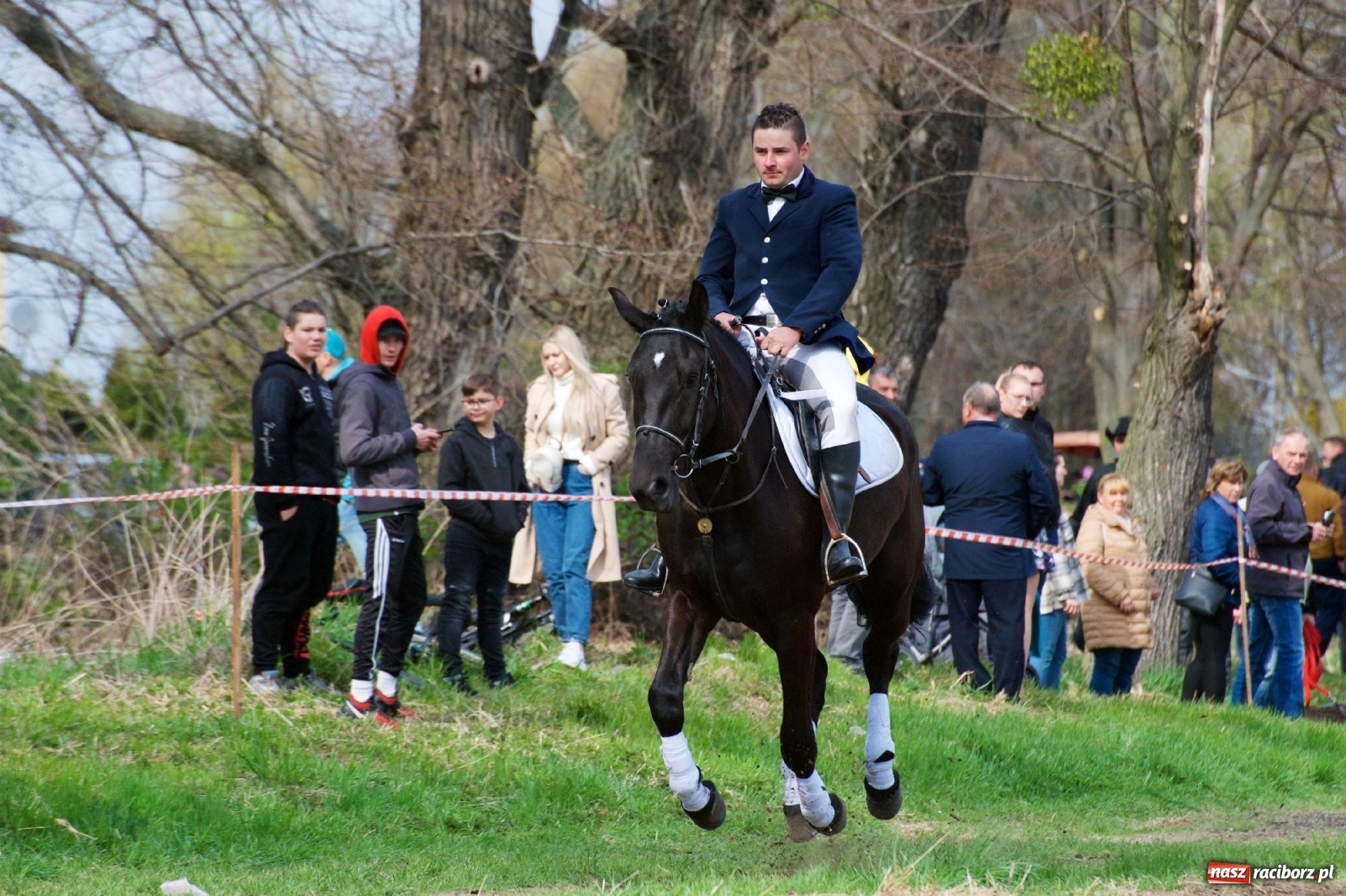 Zdjęcie w galerii na portalu naszraciborz.pl: Procesja konna w Bieńkowicach [FOTO i WIDEO] wiadomości z regionu