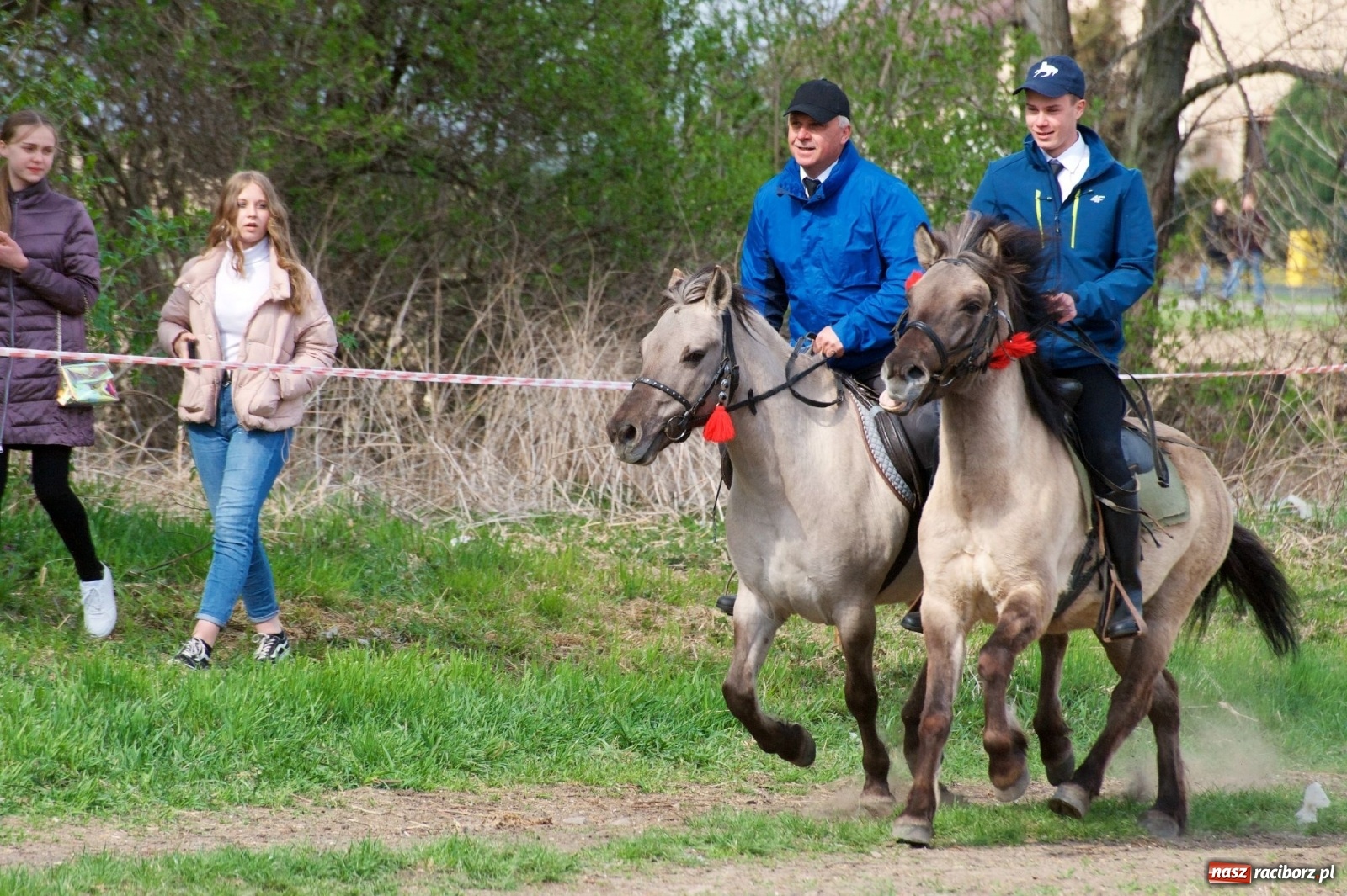 Zdjęcie w galerii na portalu naszraciborz.pl: Procesja konna w Bieńkowicach [FOTO i WIDEO] wiadomości z regionu