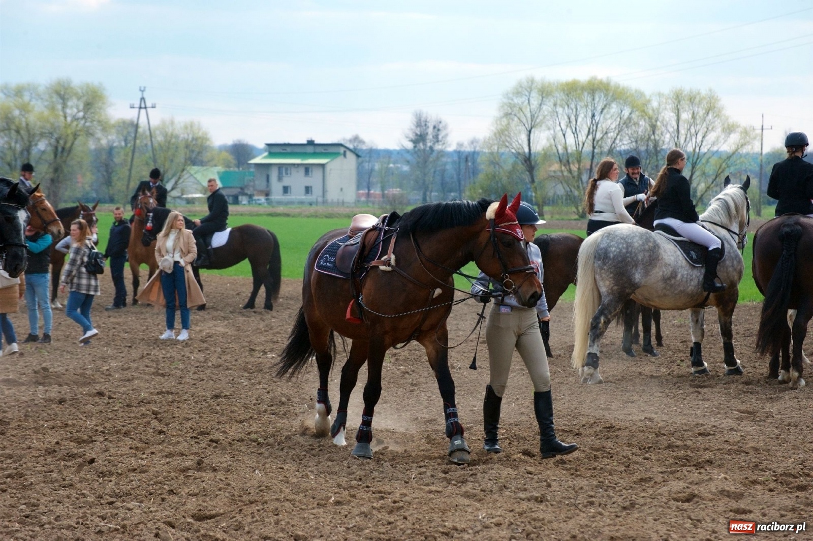Zdjęcie w galerii na portalu naszraciborz.pl: Procesja konna w Bieńkowicach [FOTO i WIDEO] wiadomości z regionu