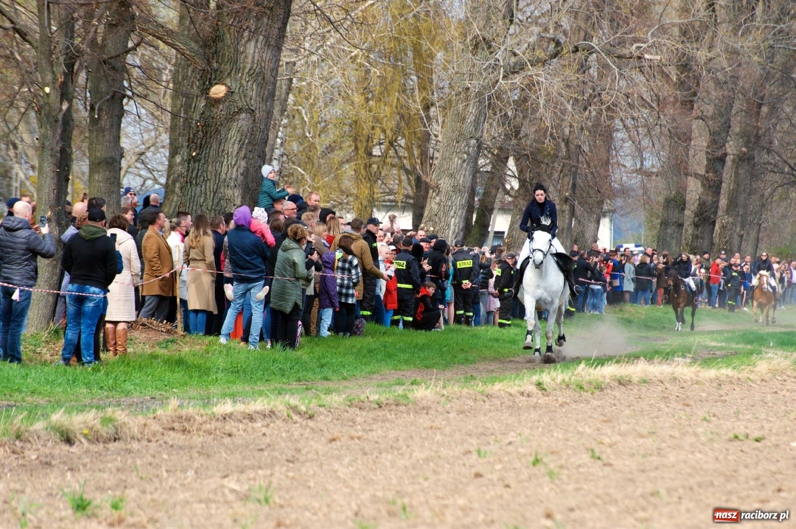 Zdjęcie w galerii na portalu naszraciborz.pl: Procesja konna w Bieńkowicach [FOTO i WIDEO] wiadomości z regionu
