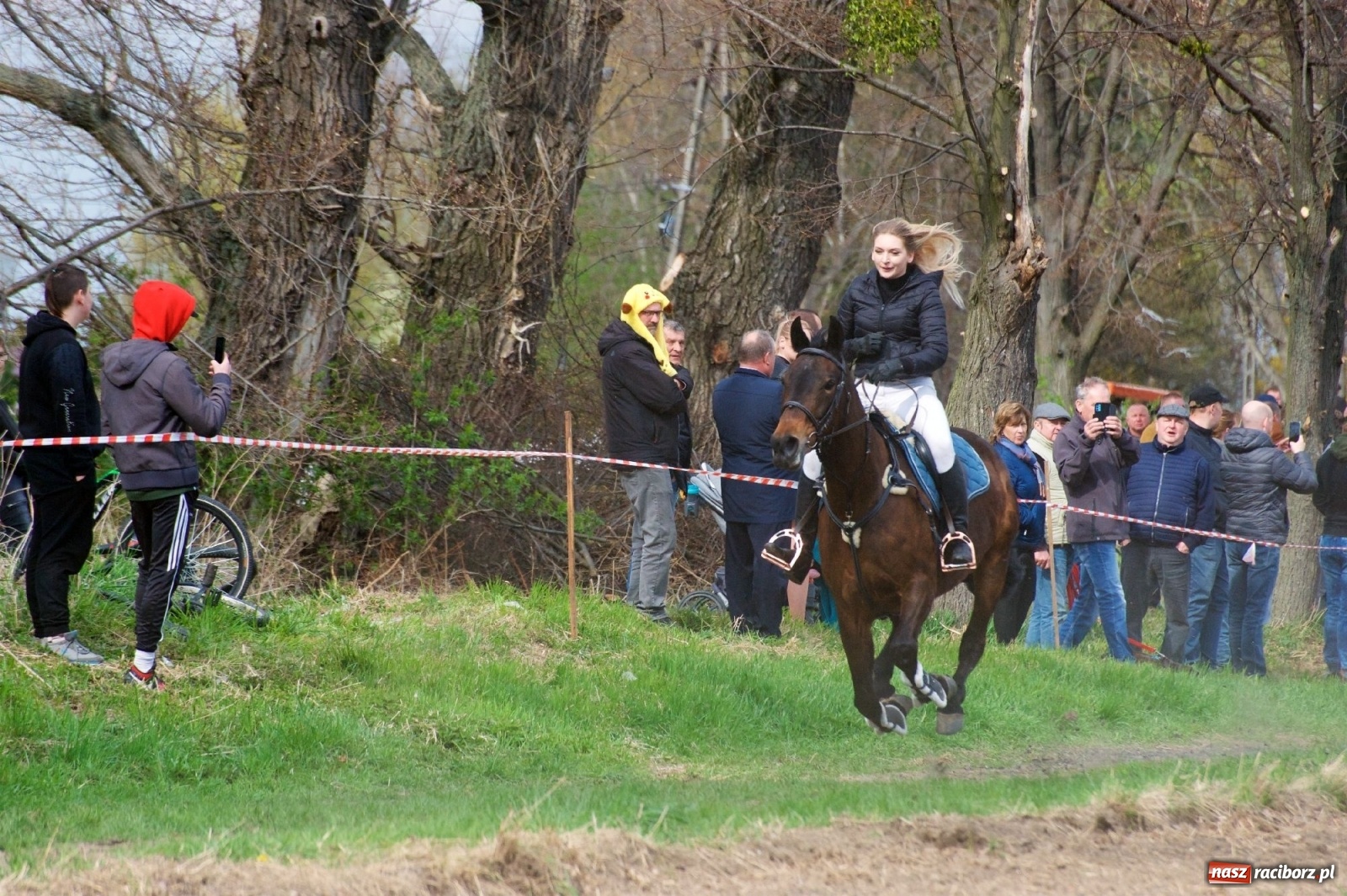 Zdjęcie w galerii na portalu naszraciborz.pl: Procesja konna w Bieńkowicach [FOTO i WIDEO] wiadomości z regionu