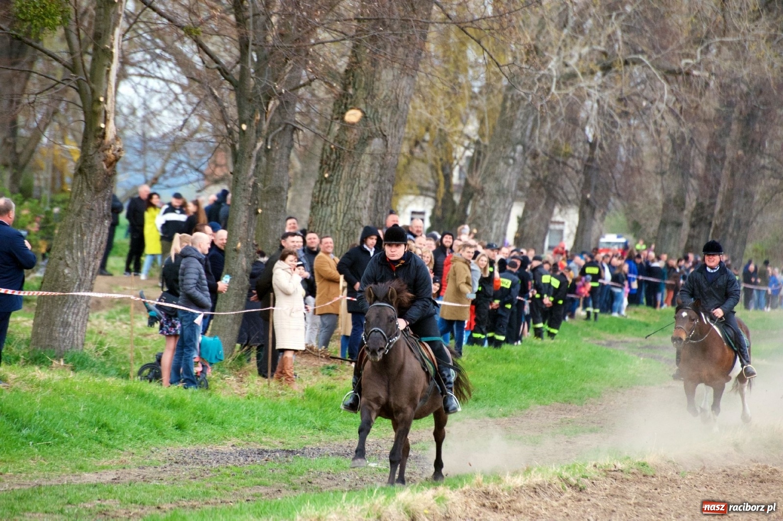 Zdjęcie w galerii na portalu naszraciborz.pl: Procesja konna w Bieńkowicach [FOTO i WIDEO] wiadomości z regionu