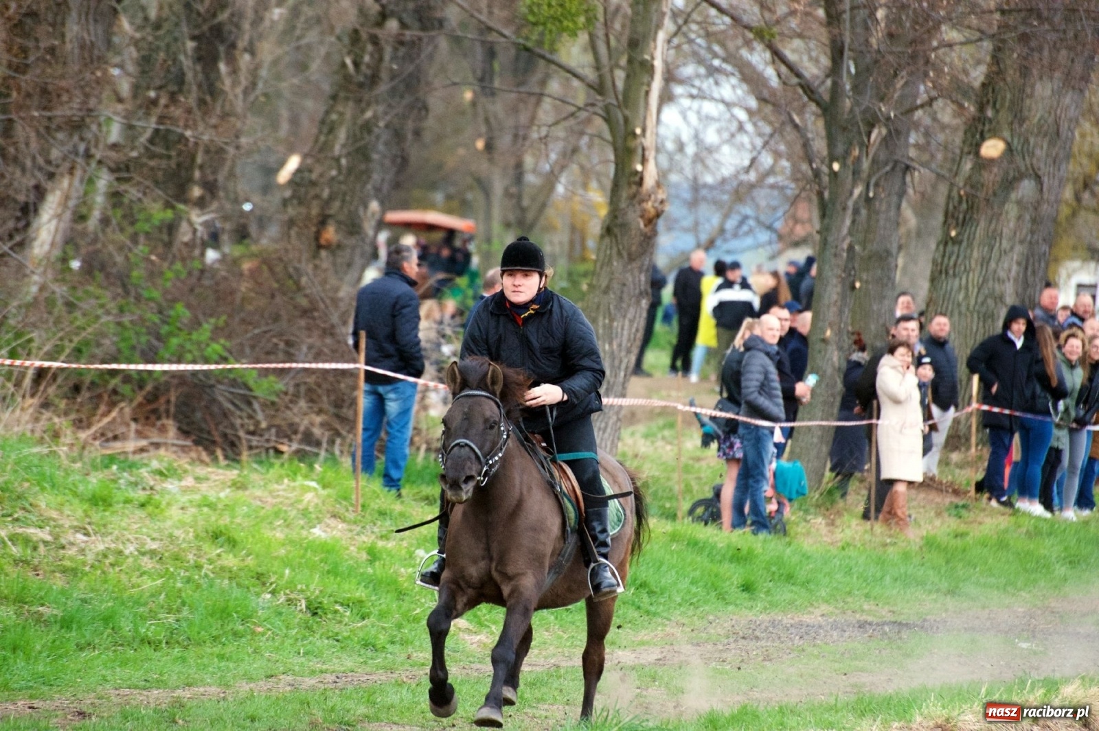 Zdjęcie w galerii na portalu naszraciborz.pl: Procesja konna w Bieńkowicach [FOTO i WIDEO] wiadomości z regionu