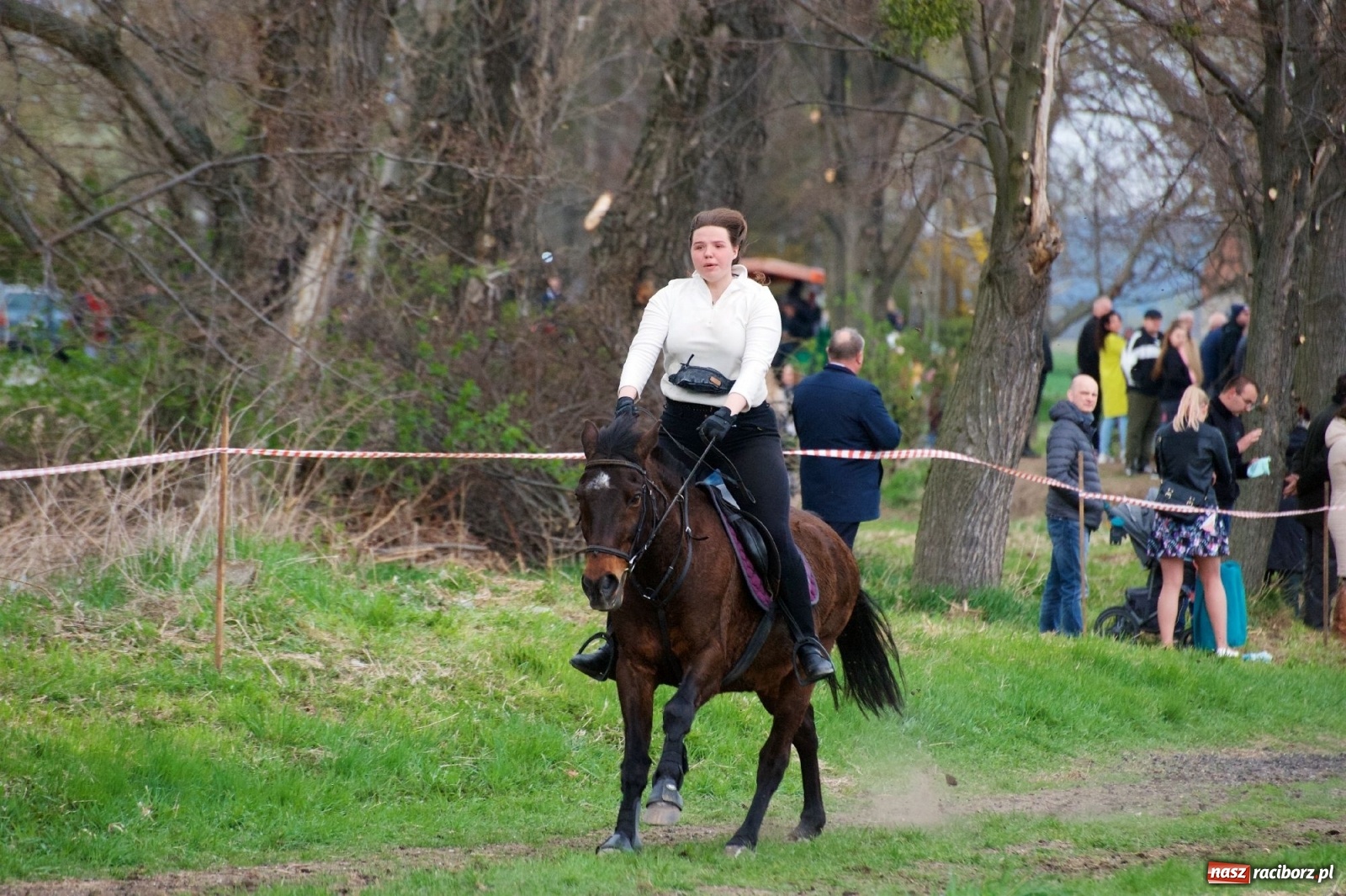 Zdjęcie w galerii na portalu naszraciborz.pl: Procesja konna w Bieńkowicach [FOTO i WIDEO] wiadomości z regionu