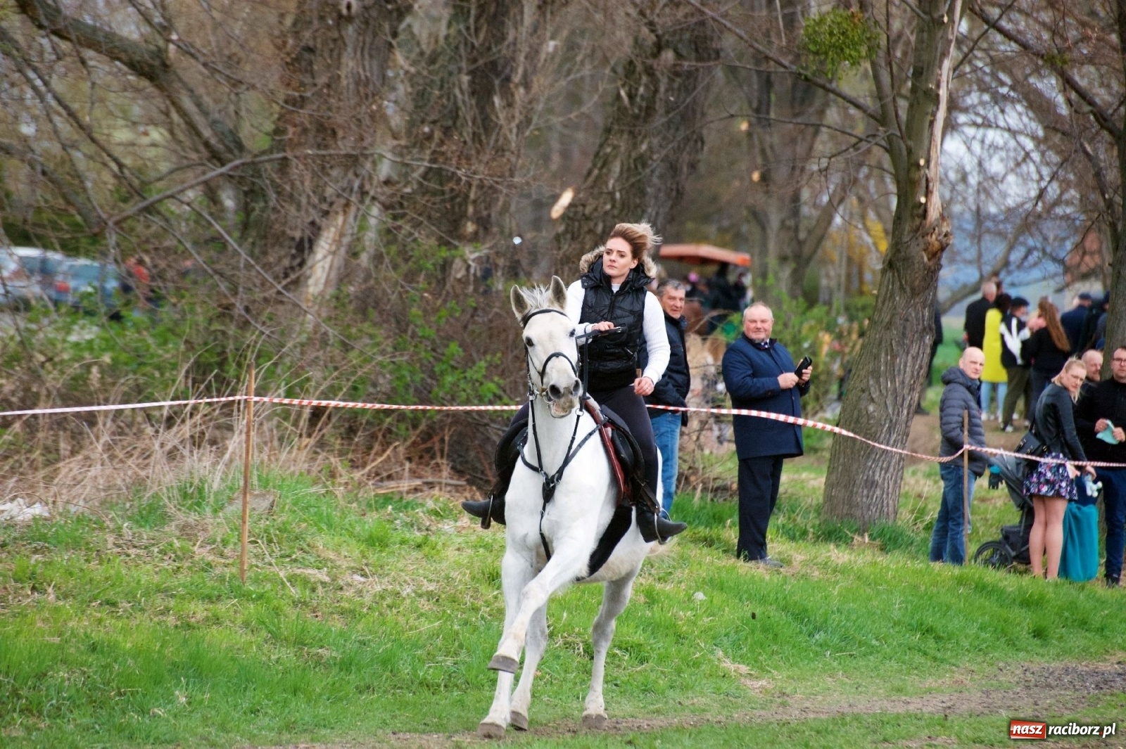 Zdjęcie w galerii na portalu naszraciborz.pl: Procesja konna w Bieńkowicach [FOTO i WIDEO] wiadomości z regionu