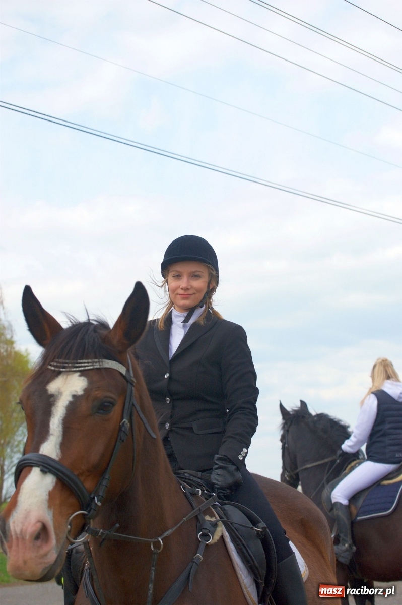 Zdjęcie w galerii na portalu naszraciborz.pl: Procesja konna w Bieńkowicach [FOTO i WIDEO] wiadomości z regionu