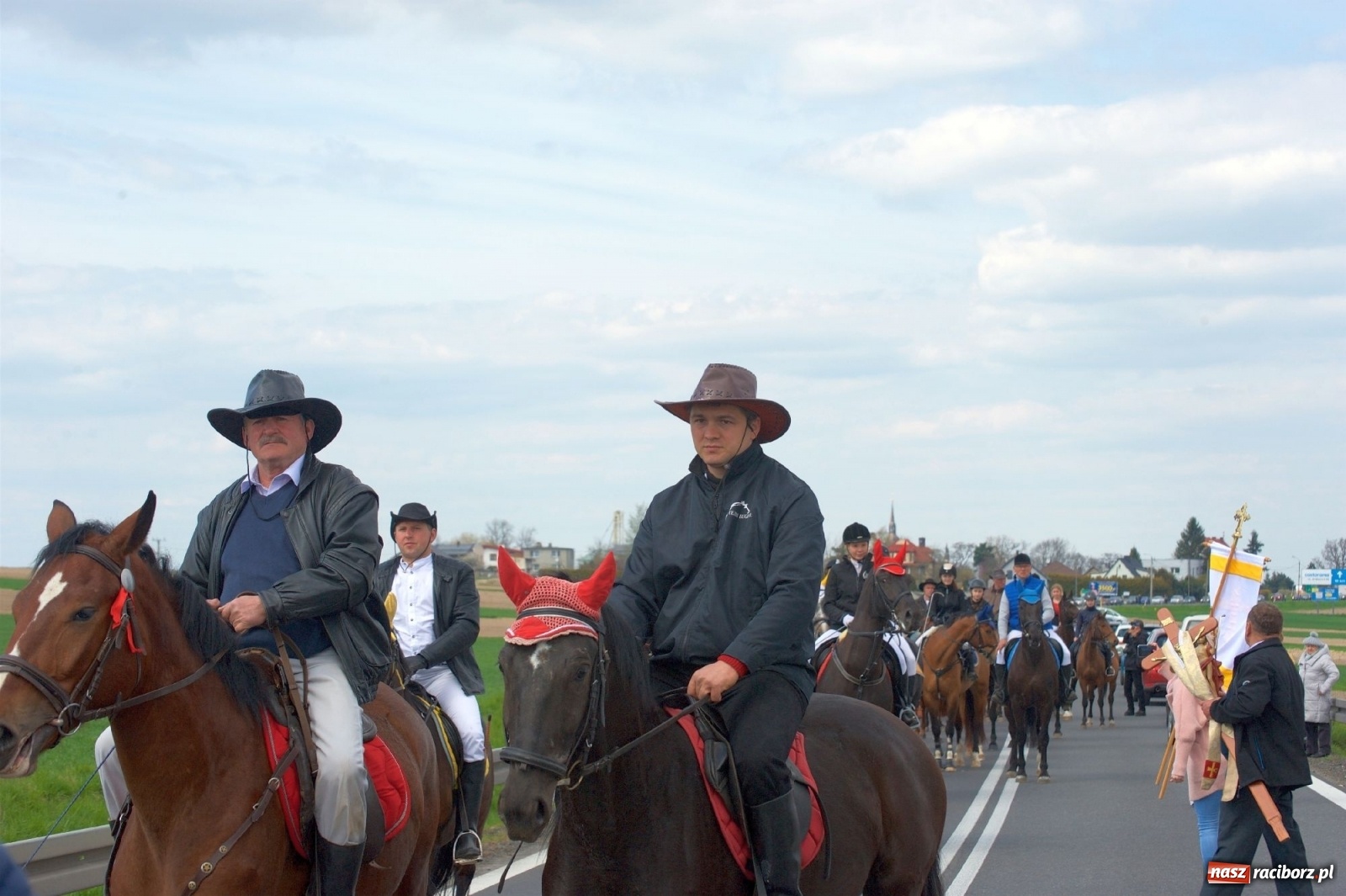 Zdjęcie w galerii na portalu naszraciborz.pl: Procesja konna w Raciborzu-Sudole [FOTO i WIDEO] wiadomości z regionu