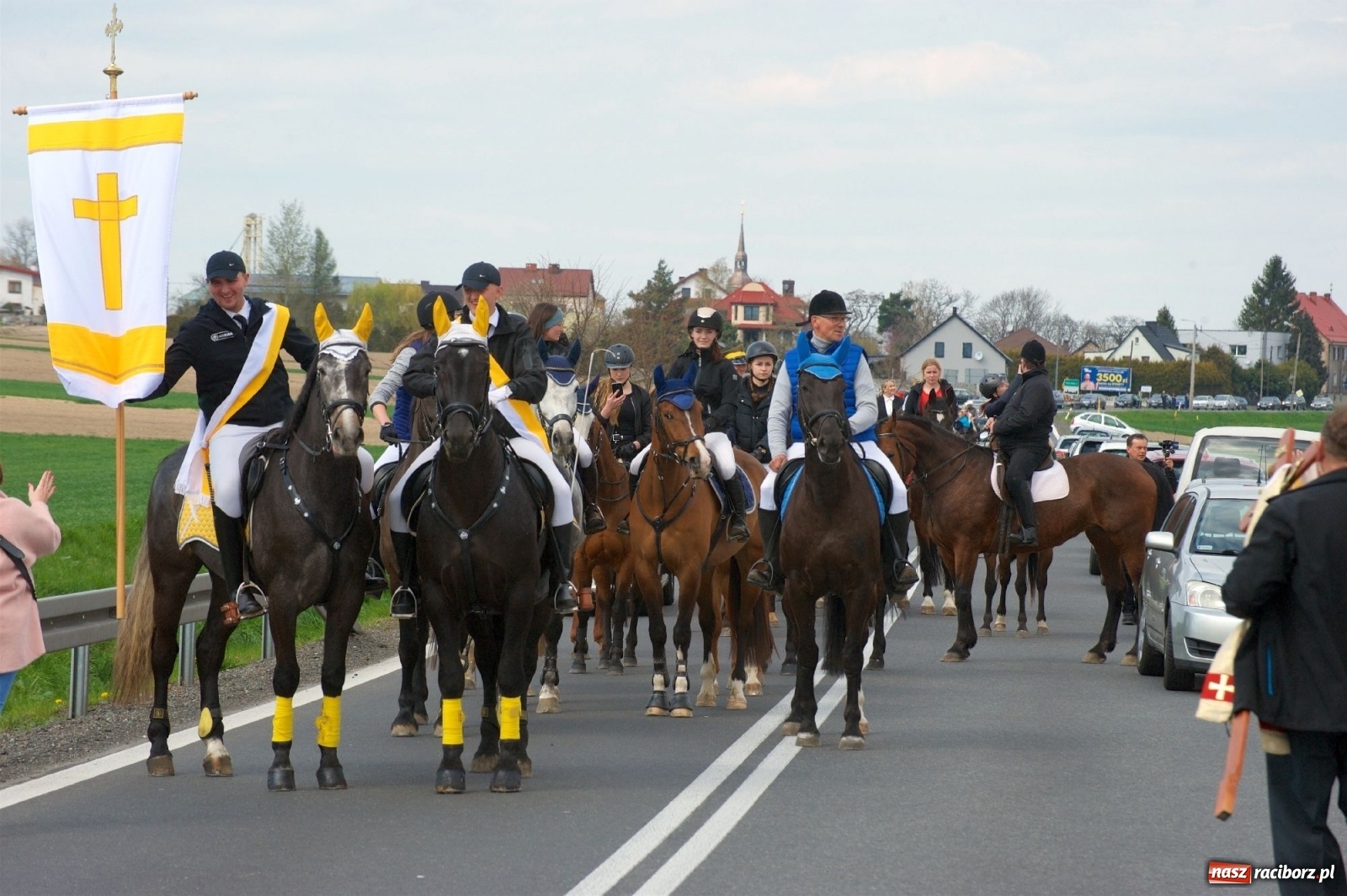 Zdjęcie w galerii na portalu naszraciborz.pl: Procesja konna w Raciborzu-Sudole [FOTO i WIDEO] wiadomości z regionu