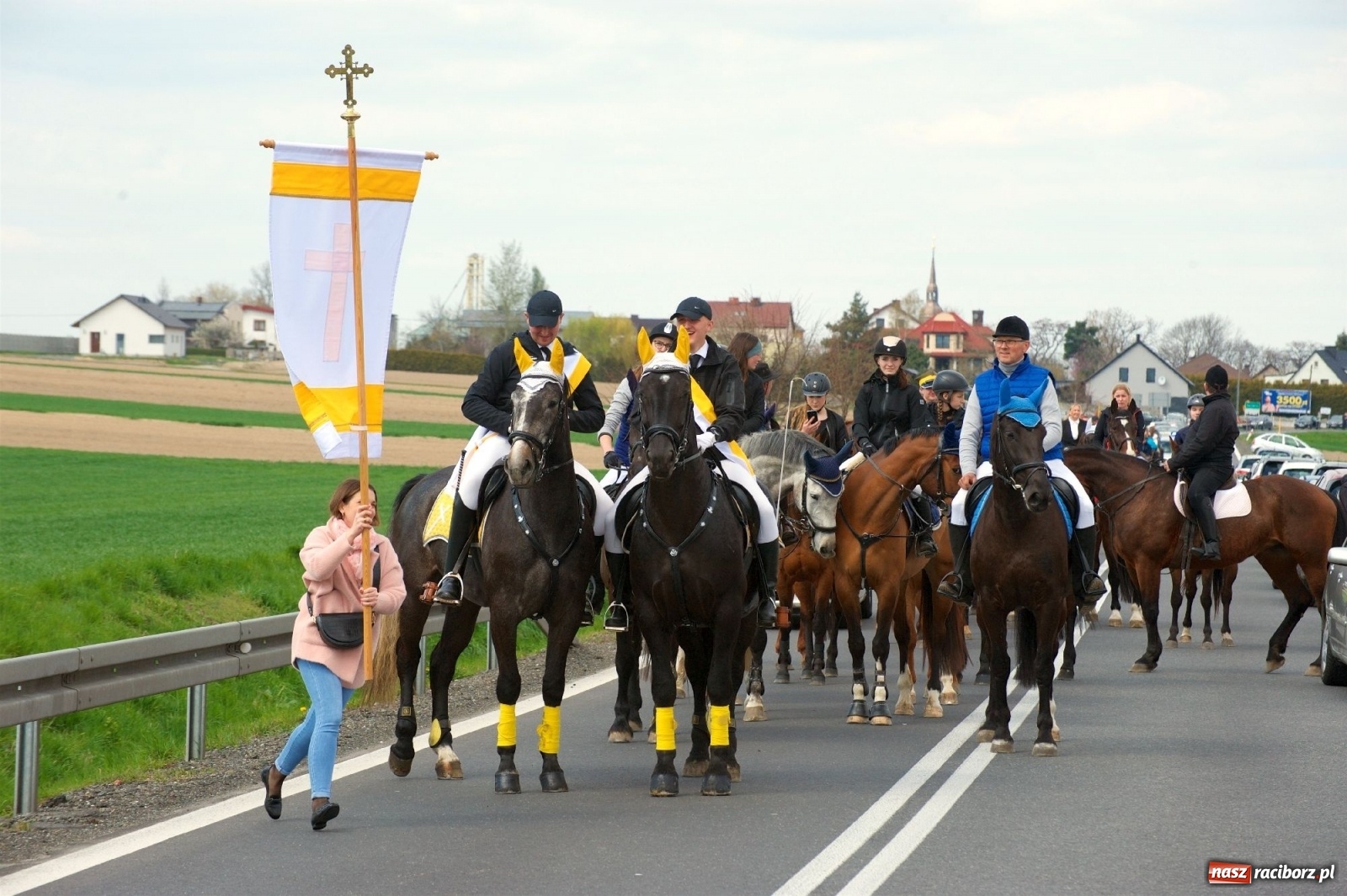 Zdjęcie w galerii na portalu naszraciborz.pl: Procesja konna w Raciborzu-Sudole [FOTO i WIDEO] wiadomości z regionu