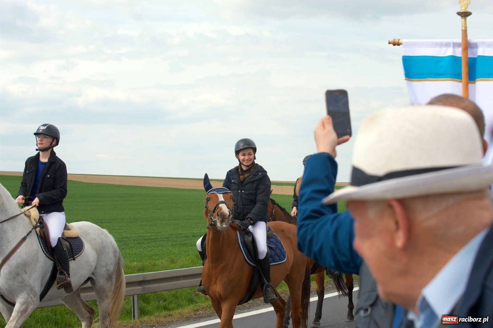 Zdjęcie w galerii na portalu naszraciborz.pl: Procesja konna w Raciborzu-Sudole [FOTO i WIDEO] wiadomości z regionu
