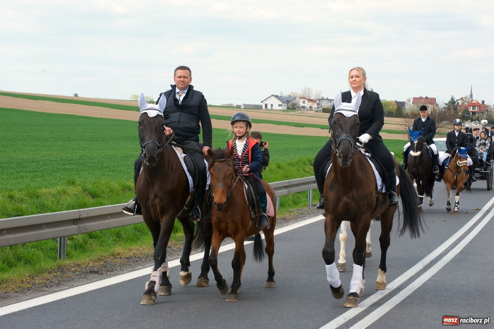 Zdjęcie w galerii na portalu naszraciborz.pl: Procesja konna w Raciborzu-Sudole [FOTO i WIDEO] wiadomości z regionu