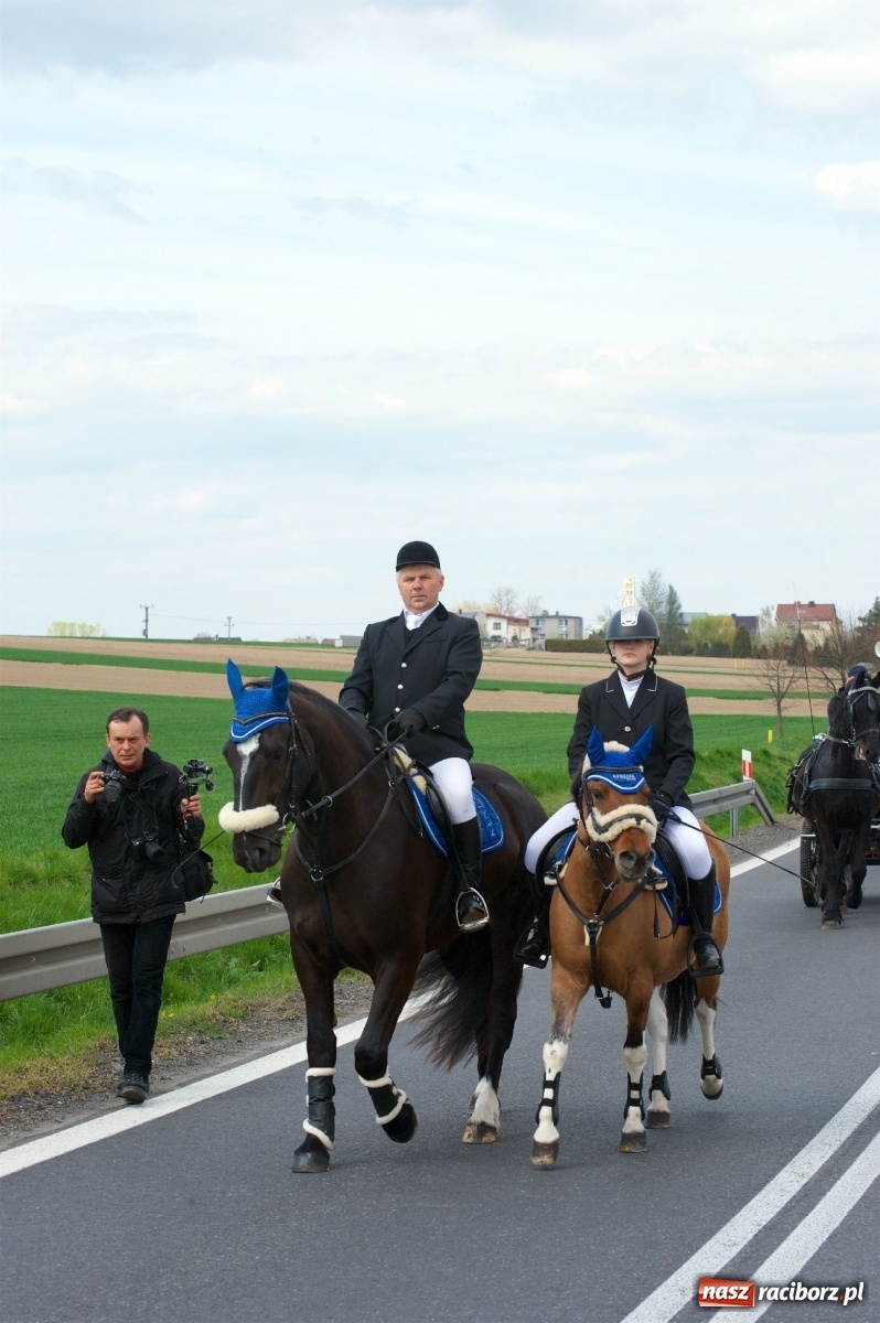 Zdjęcie w galerii na portalu naszraciborz.pl: Procesja konna w Raciborzu-Sudole [FOTO i WIDEO] wiadomości z regionu