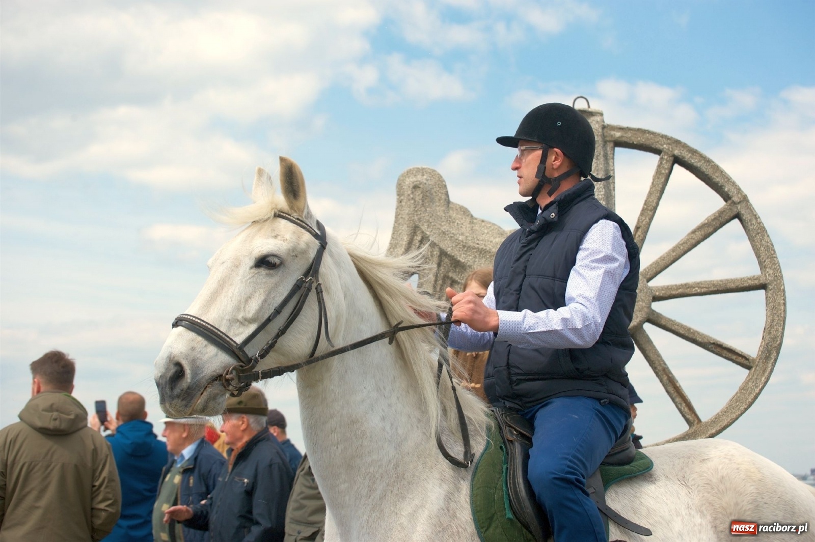Zdjęcie w galerii na portalu naszraciborz.pl: Procesja konna w Raciborzu-Sudole [FOTO i WIDEO] wiadomości z regionu