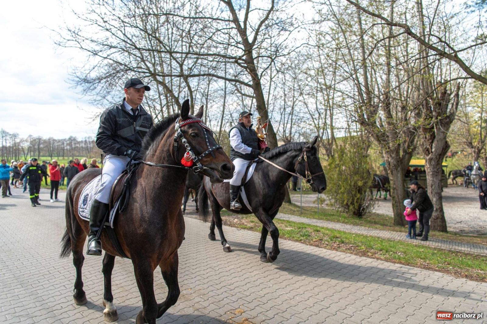 Zdjęcie w galerii na portalu naszraciborz.pl: Wielkanocna procesja konna w Pietrowicach Wielkich [PROGRAM] wiadomości z regionu