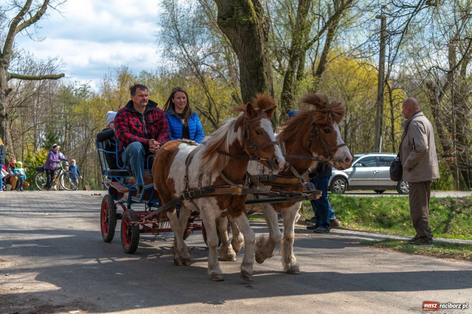 Zdjęcie w galerii na portalu naszraciborz.pl: Wielkanocna procesja konna w Pietrowicach Wielkich [PROGRAM] wiadomości z regionu