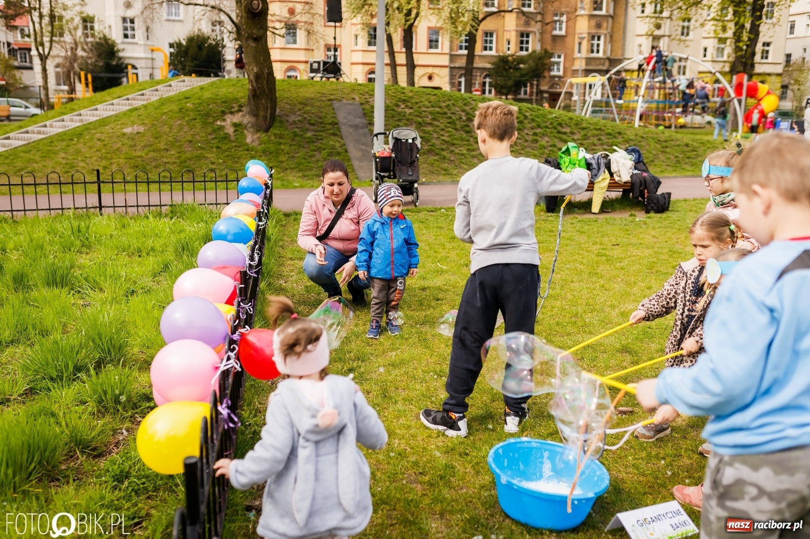 Zdjęcie w galerii na portalu naszraciborz.pl: Dzień Ziemi w Ogródku Jordanowskim przepełniony atrakcjami wiadomości z regionu