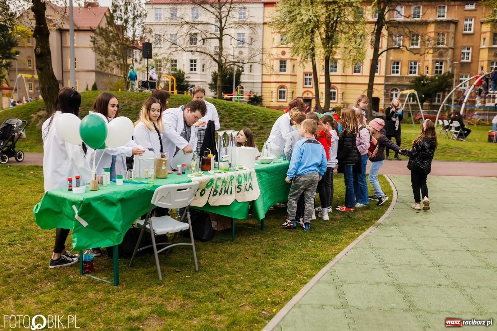 Zdjęcie w galerii na portalu naszraciborz.pl: Dzień Ziemi w Ogródku Jordanowskim przepełniony atrakcjami wiadomości z regionu
