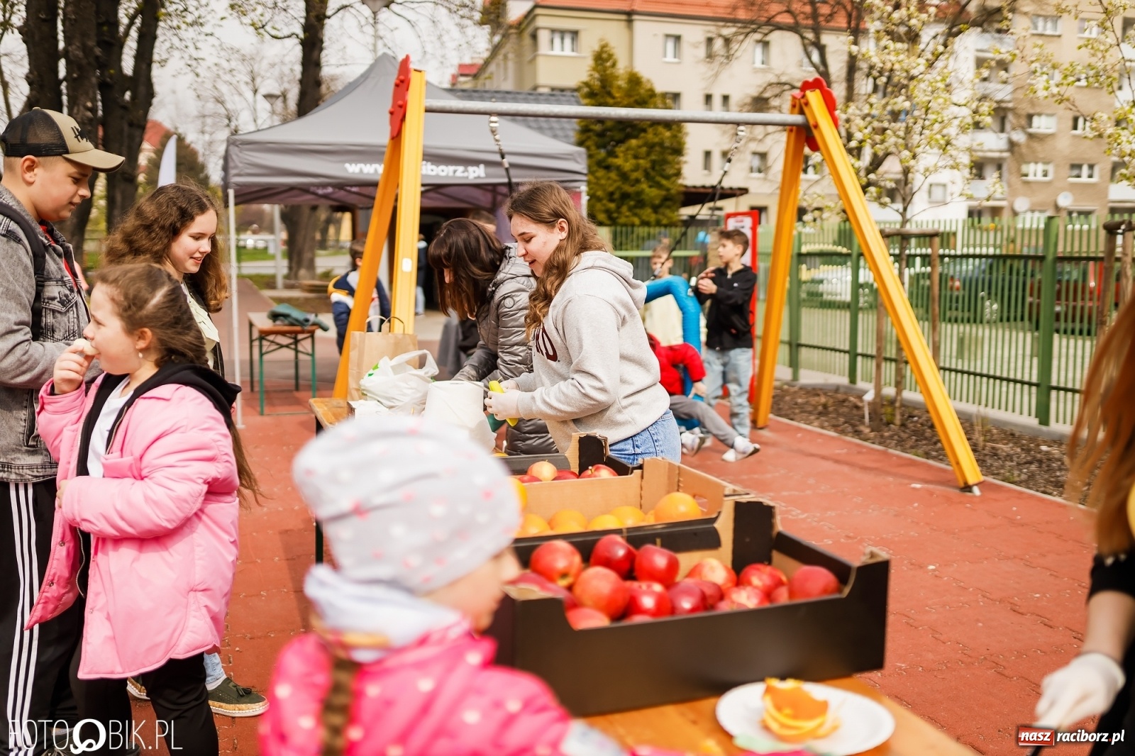 Zdjęcie w galerii na portalu naszraciborz.pl: Dzień Ziemi w Ogródku Jordanowskim przepełniony atrakcjami wiadomości z regionu