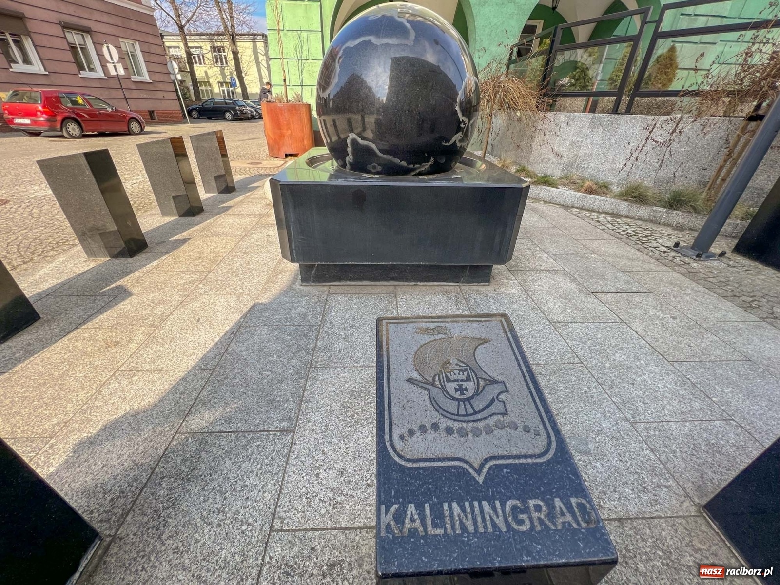 Zdjęcie w galerii na portalu naszraciborz.pl: Na ulicy Długiej drobna zmiana o dużym znaczeniu wiadomości z regionu