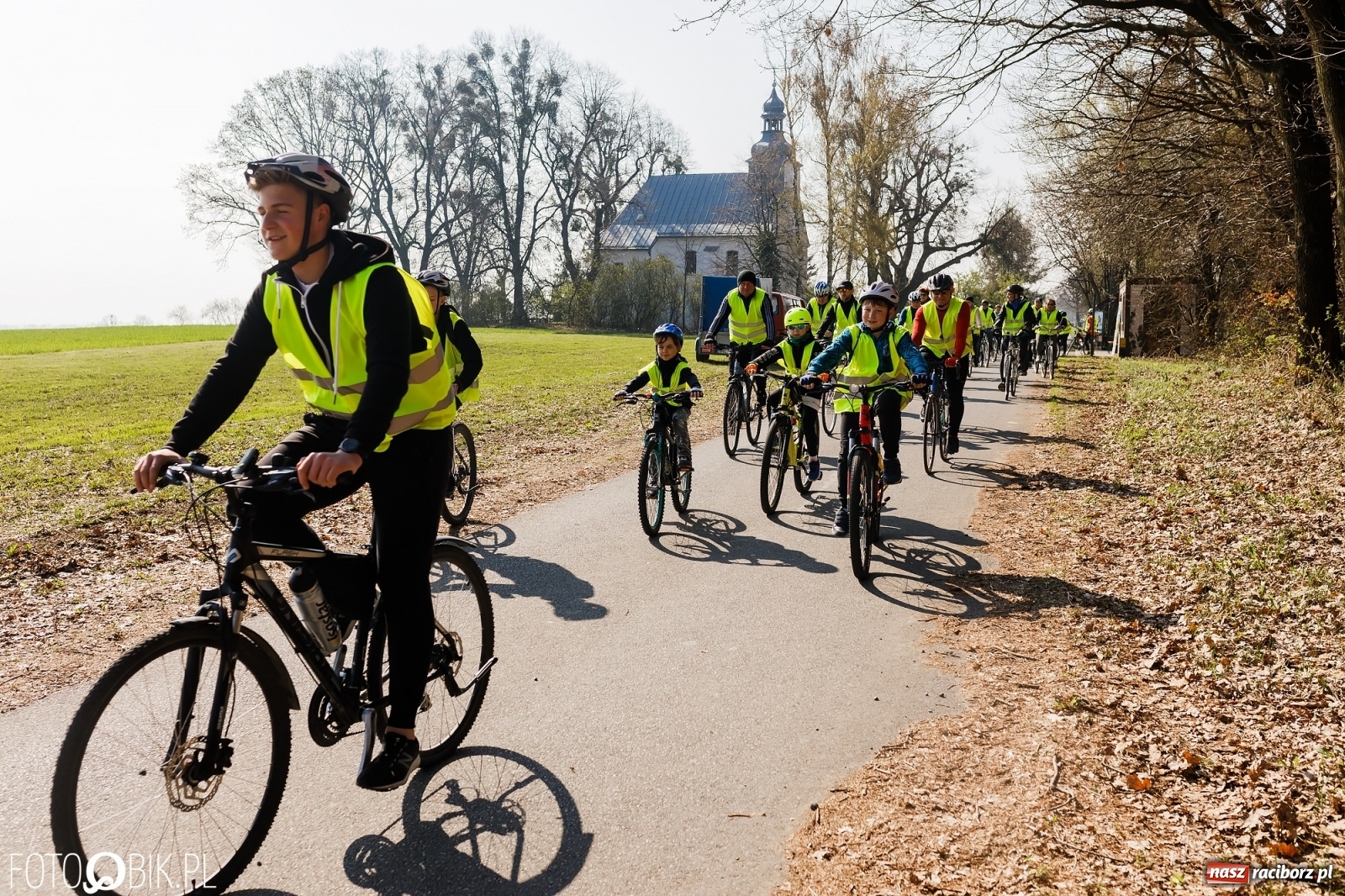 Zdjęcie w galerii na portalu naszraciborz.pl: Wiosna radosna. Rajd rowerowy przez Gminę Krzyżanowice wiadomości z regionu