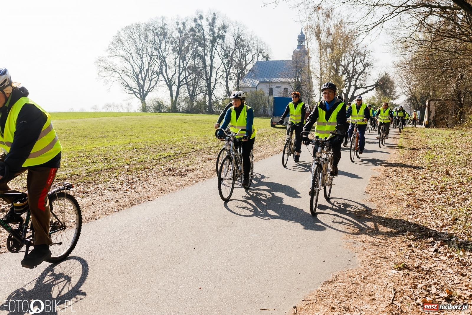 Zdjęcie w galerii na portalu naszraciborz.pl: Wiosna radosna. Rajd rowerowy przez Gminę Krzyżanowice wiadomości z regionu