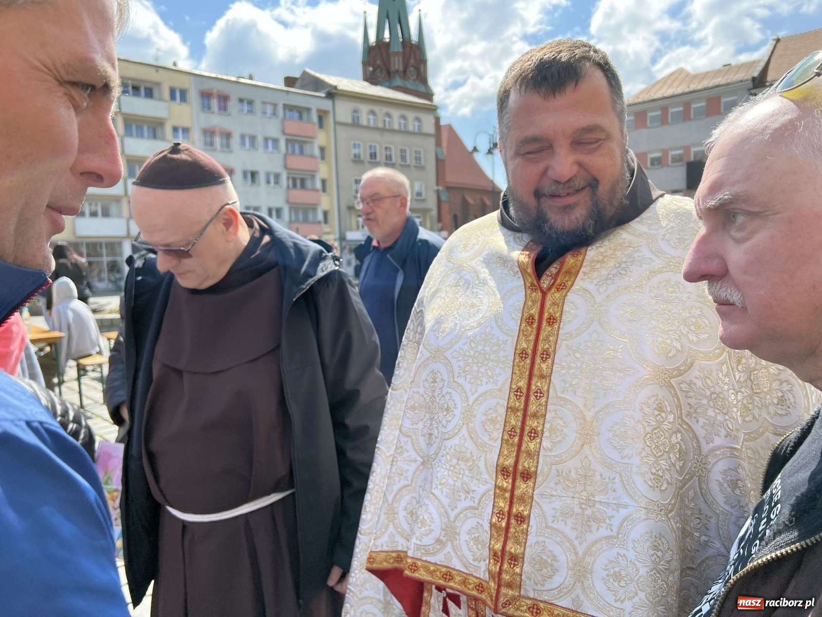 Zdjęcie w galerii na portalu naszraciborz.pl: Ukraińskie śniadanie wielkanocne na raciborskim Rynku [FOTO i WIDEO] wiadomości z regionu
