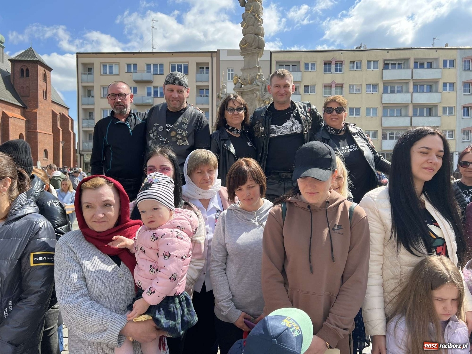 Zdjęcie w galerii na portalu naszraciborz.pl: Ukraińskie śniadanie wielkanocne na raciborskim Rynku [FOTO i WIDEO] wiadomości z regionu