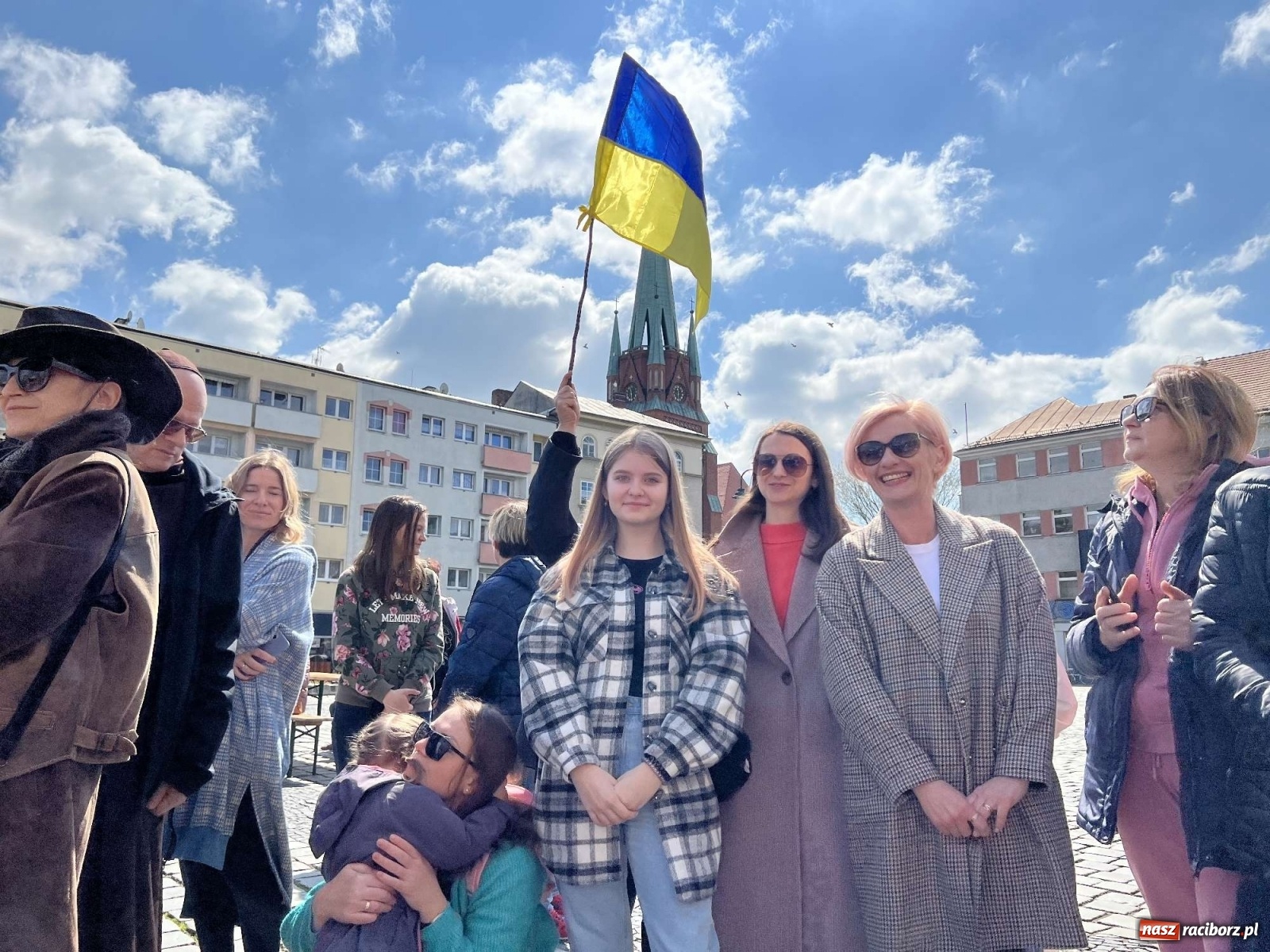Zdjęcie w galerii na portalu naszraciborz.pl: Ukraińskie śniadanie wielkanocne na raciborskim Rynku [FOTO i WIDEO] wiadomości z regionu
