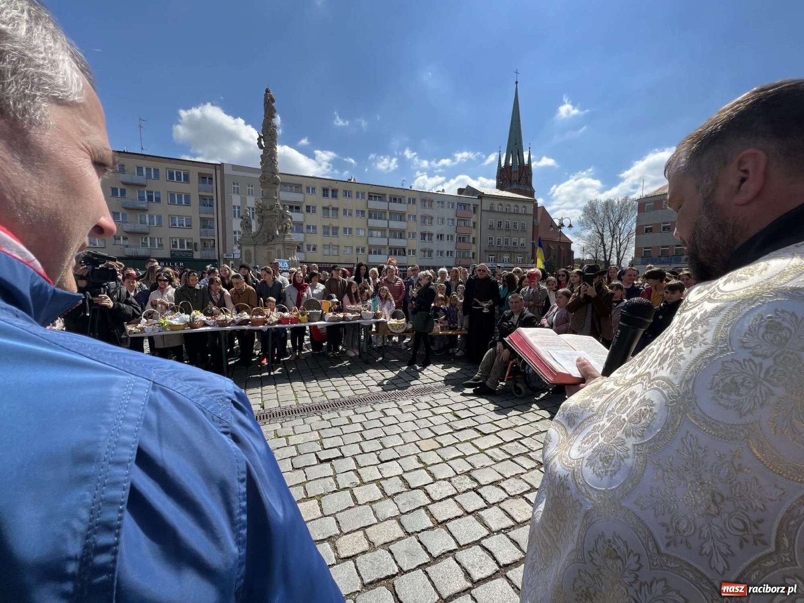 Zdjęcie w galerii na portalu naszraciborz.pl: Ukraińskie śniadanie wielkanocne na raciborskim Rynku [FOTO i WIDEO] wiadomości z regionu