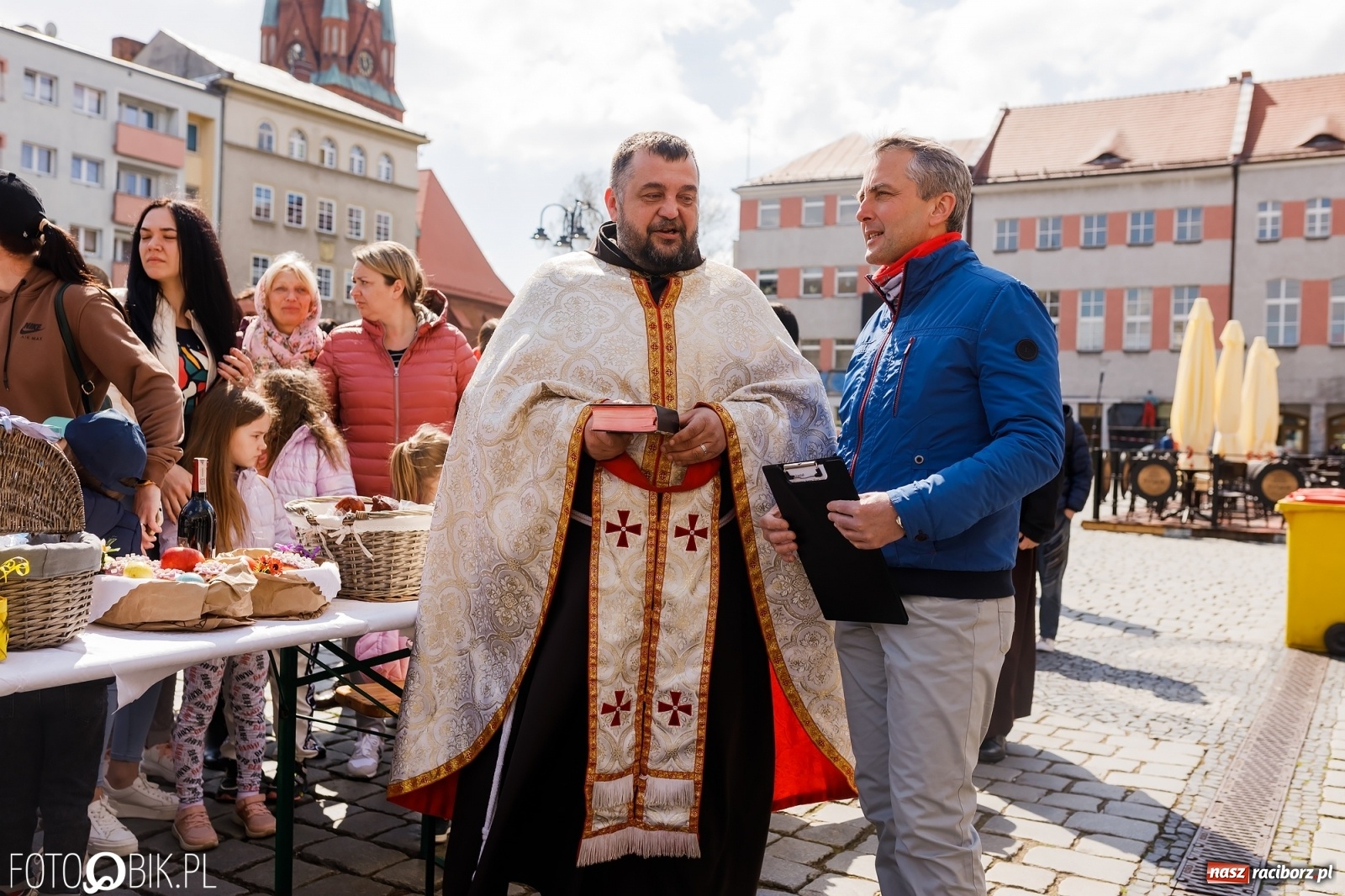 Zdjęcie w galerii na portalu naszraciborz.pl: Ukraińskie śniadanie wielkanocne na raciborskim Rynku [FOTO i WIDEO] wiadomości z regionu