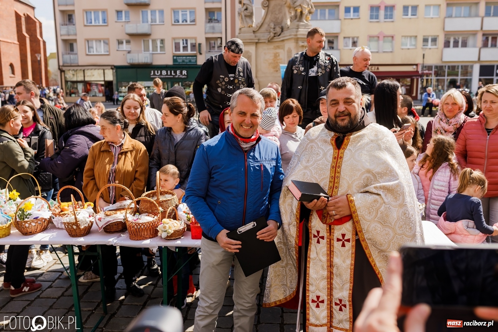 Zdjęcie w galerii na portalu naszraciborz.pl: Ukraińskie śniadanie wielkanocne na raciborskim Rynku [FOTO i WIDEO] wiadomości z regionu