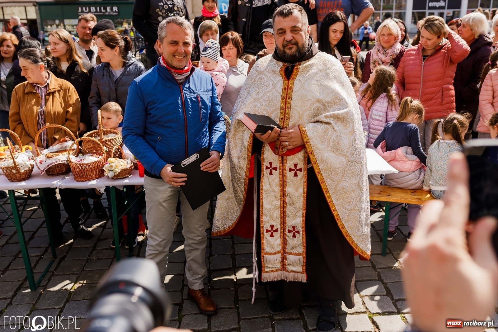 Zdjęcie w galerii na portalu naszraciborz.pl: Ukraińskie śniadanie wielkanocne na raciborskim Rynku [FOTO i WIDEO] wiadomości z regionu