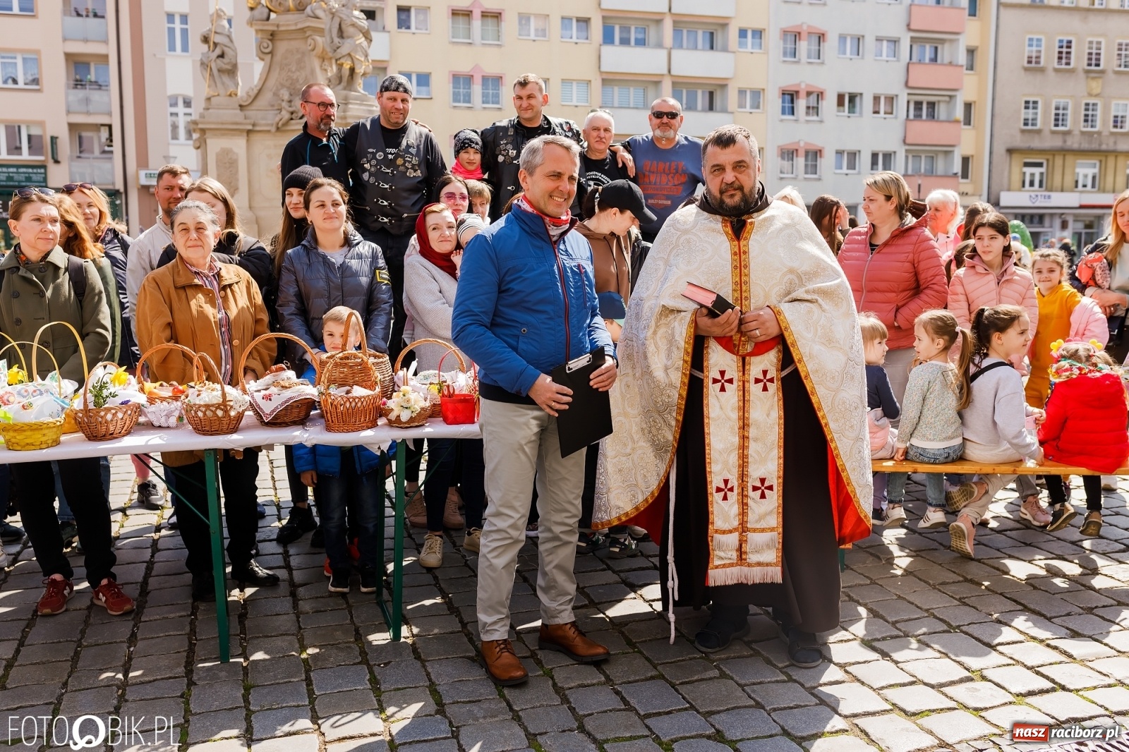 Zdjęcie w galerii na portalu naszraciborz.pl: Ukraińskie śniadanie wielkanocne na raciborskim Rynku [FOTO i WIDEO] wiadomości z regionu