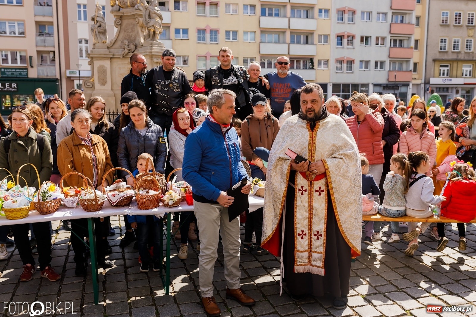 Zdjęcie w galerii na portalu naszraciborz.pl: Ukraińskie śniadanie wielkanocne na raciborskim Rynku [FOTO i WIDEO] wiadomości z regionu