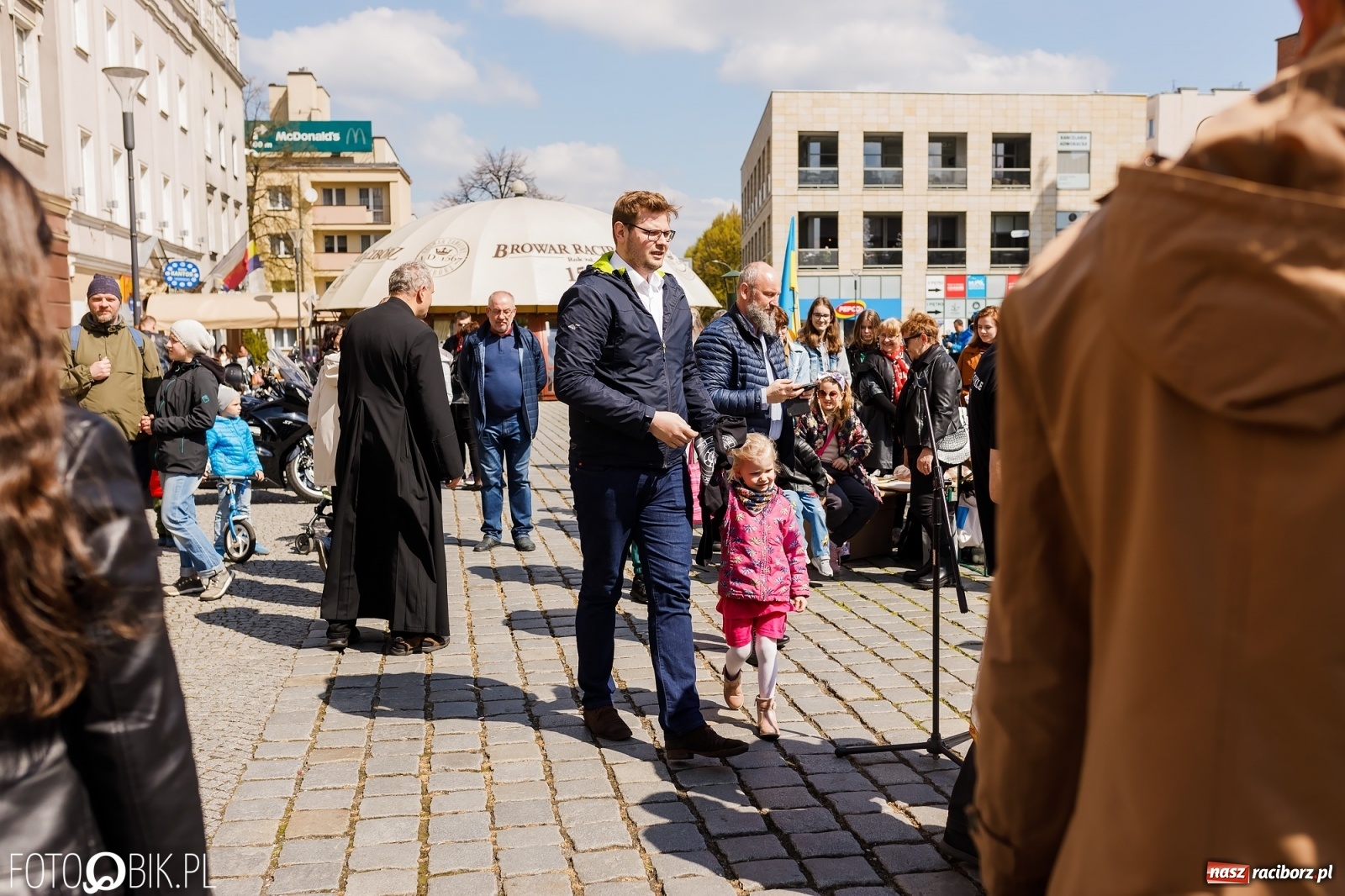 Zdjęcie w galerii na portalu naszraciborz.pl: Ukraińskie śniadanie wielkanocne na raciborskim Rynku [FOTO i WIDEO] wiadomości z regionu